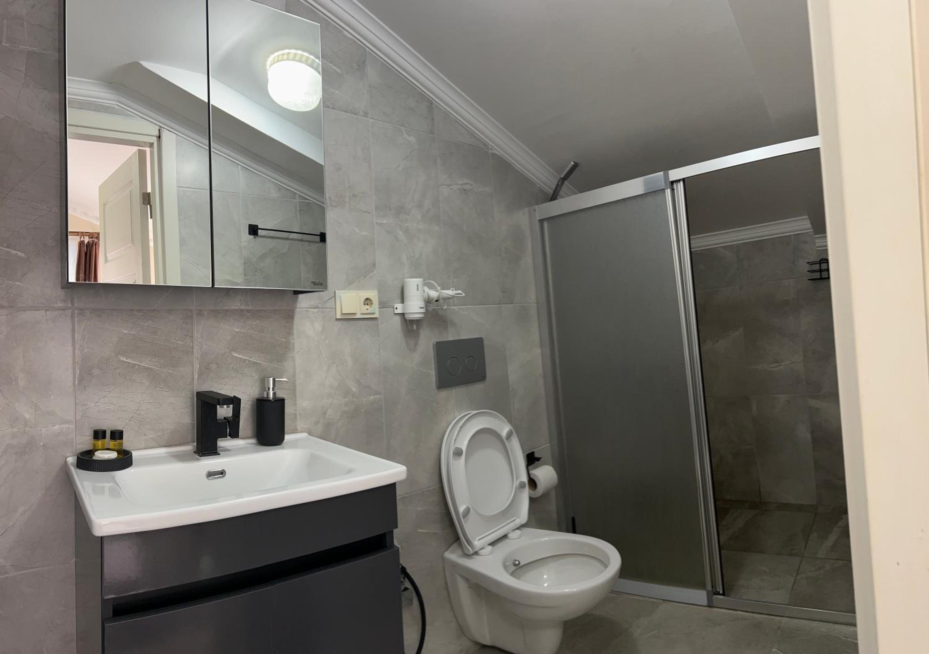 Economy Triple Room