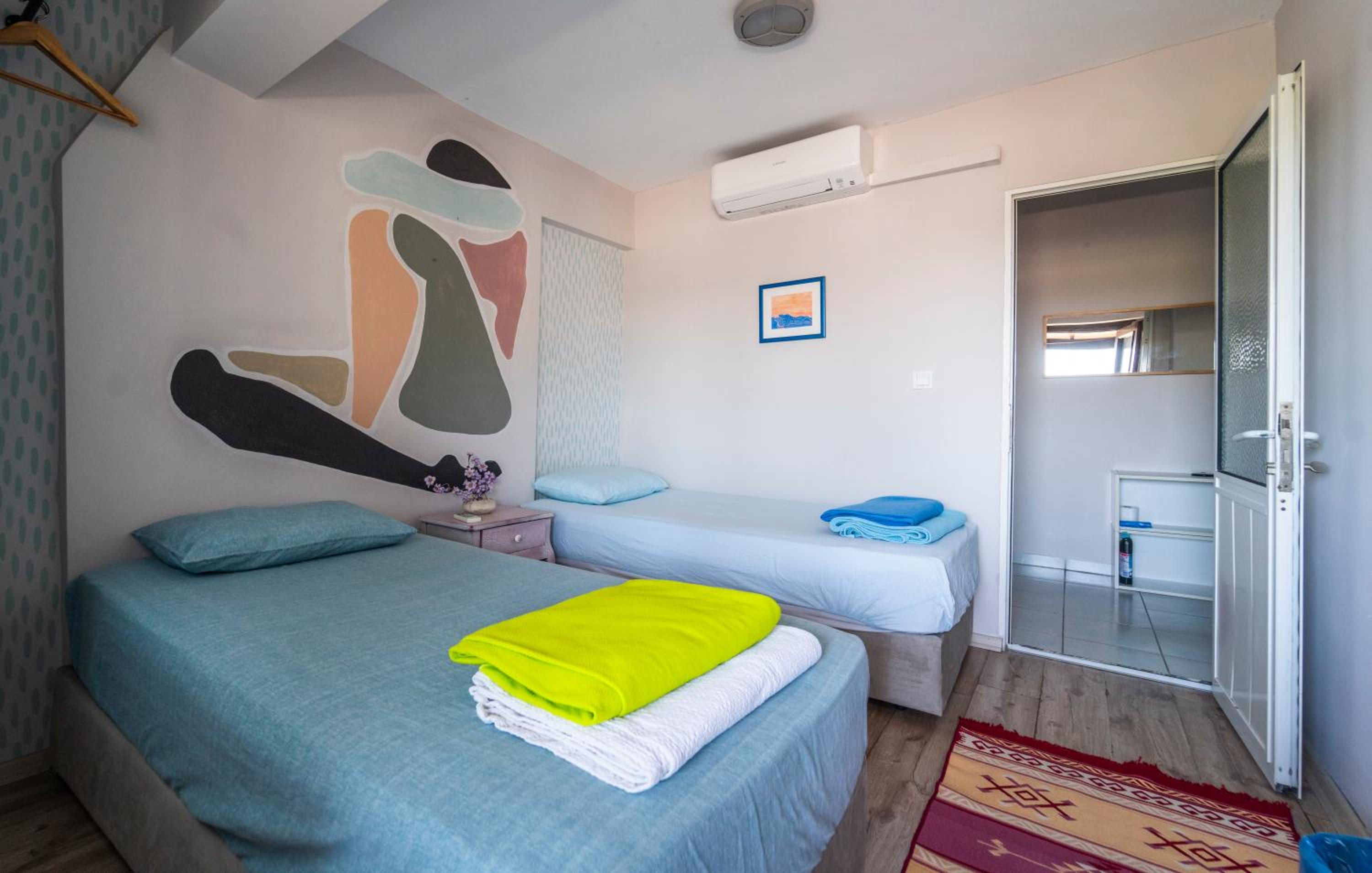 Twin Room with Shared Bathroom photo 1
