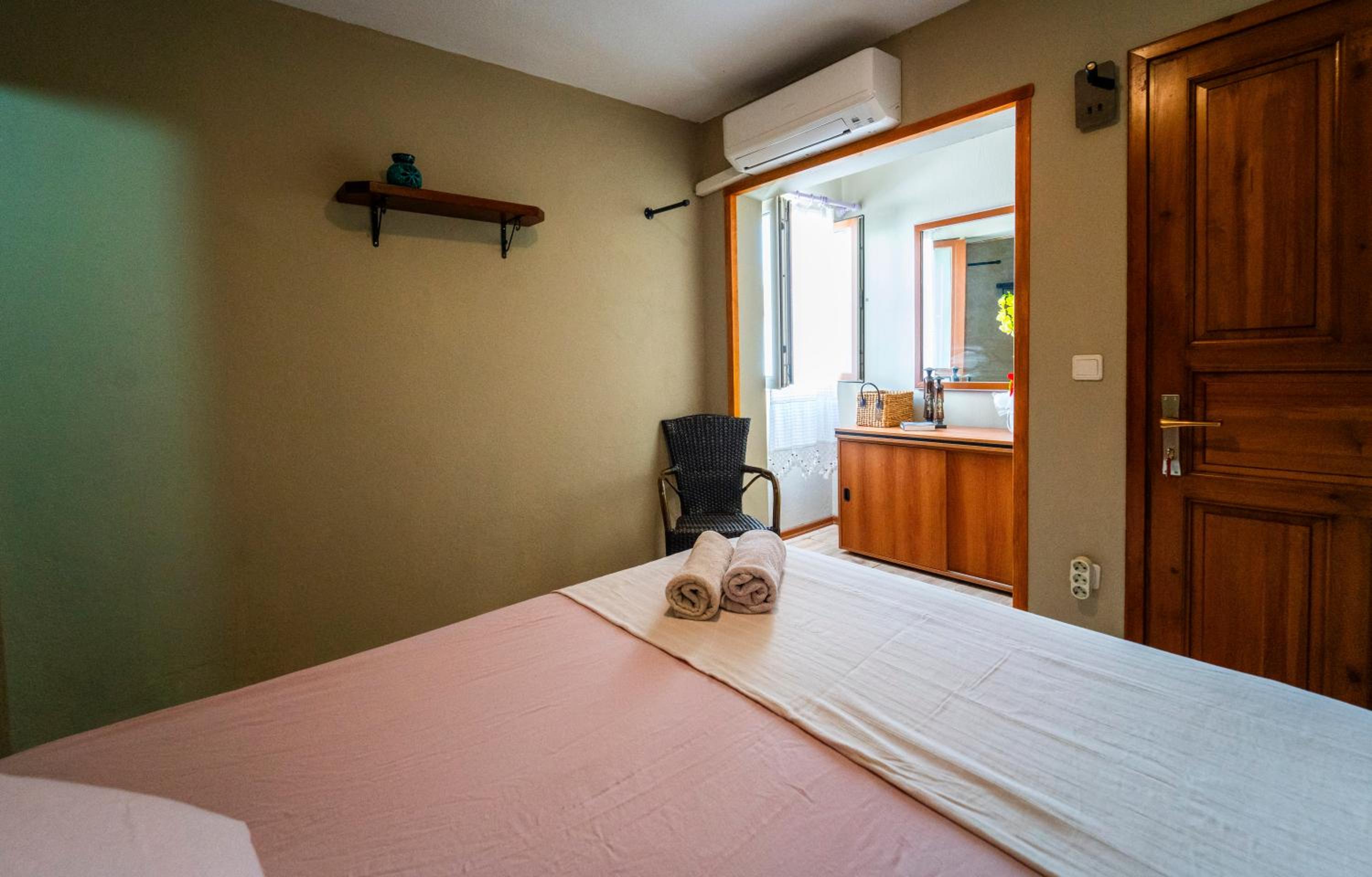 Double Room with Private Bathroom photo 2