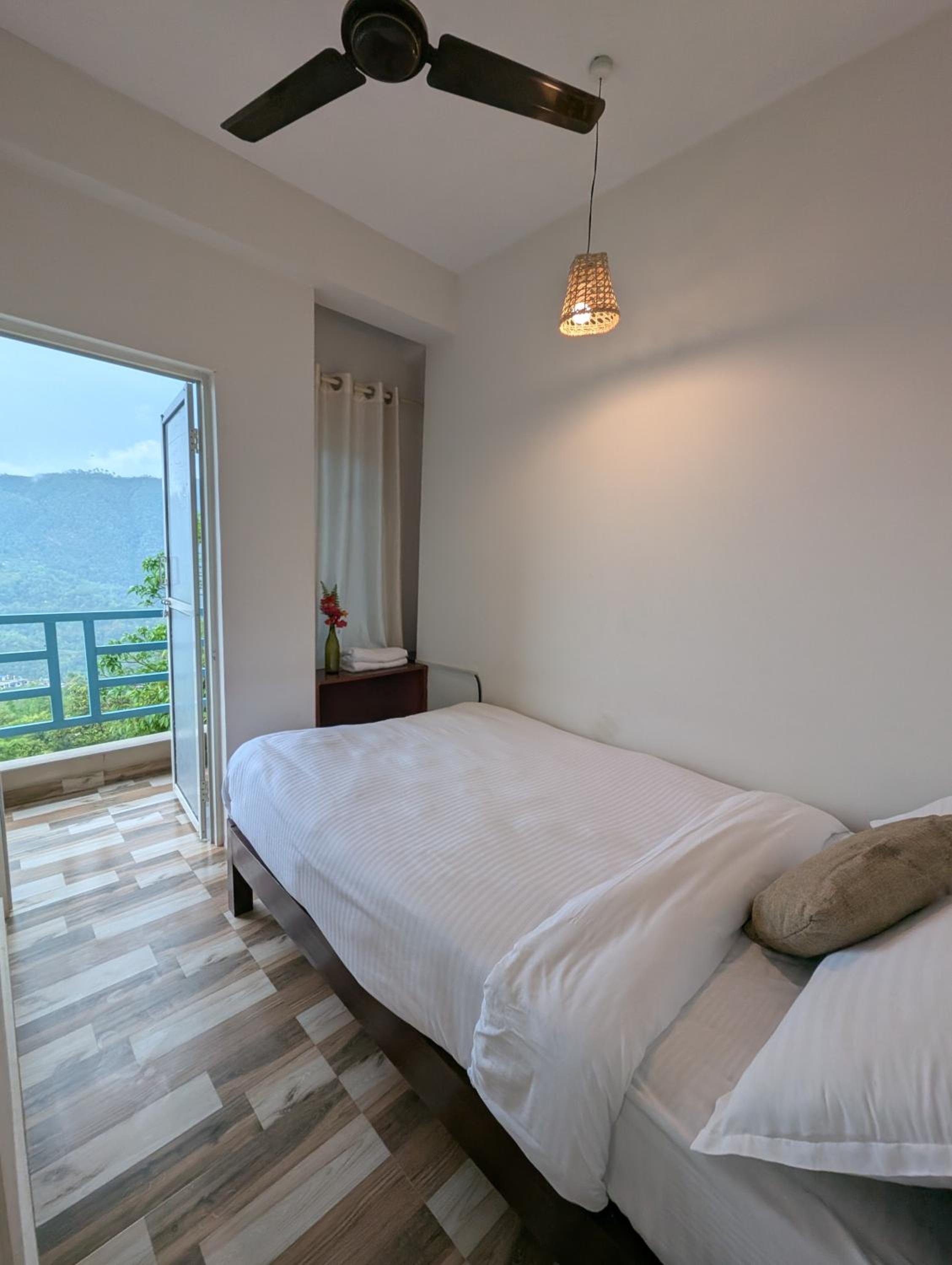 Single Room with Balcony photo 3