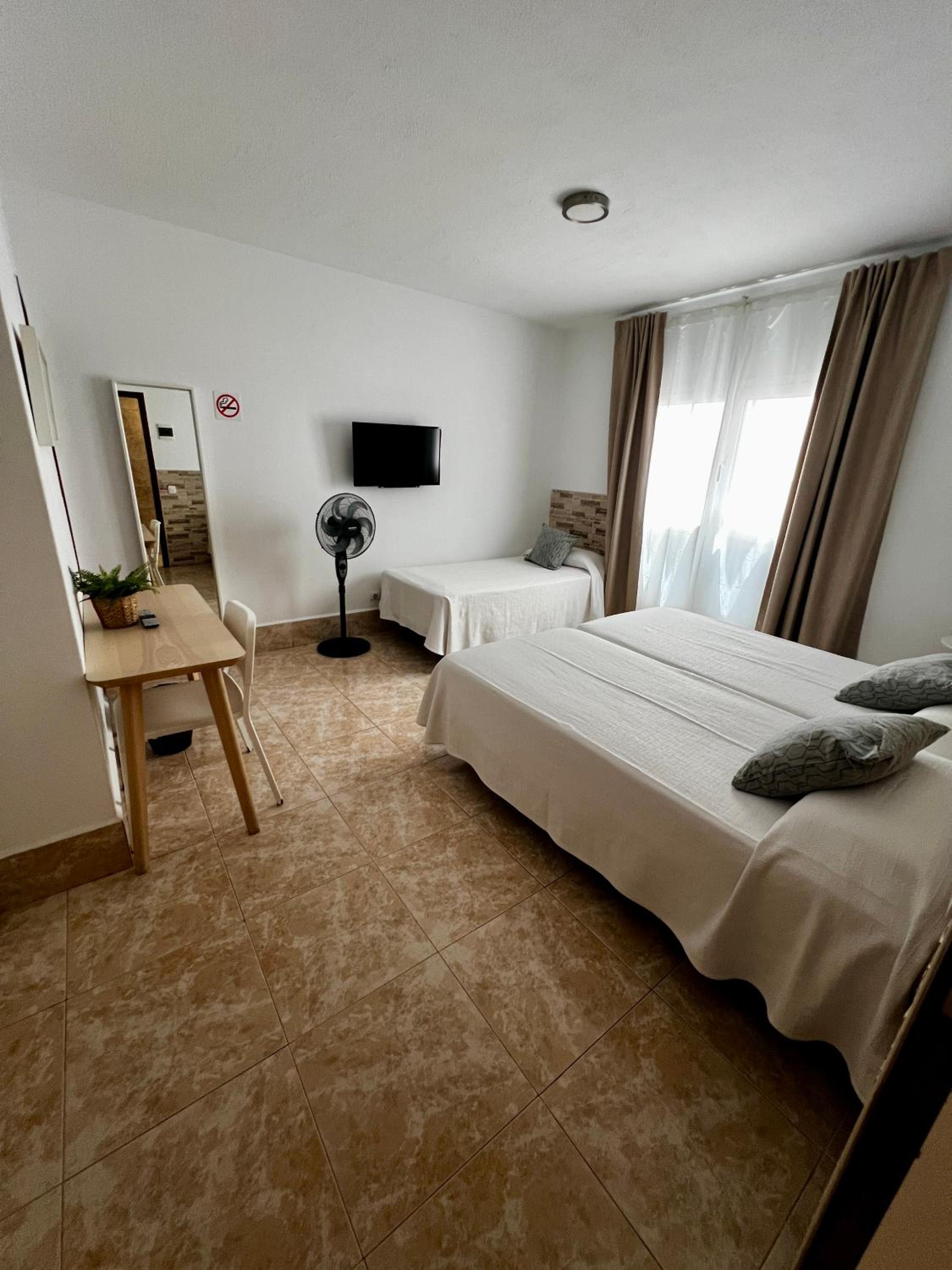 Triple Room - Photo 1