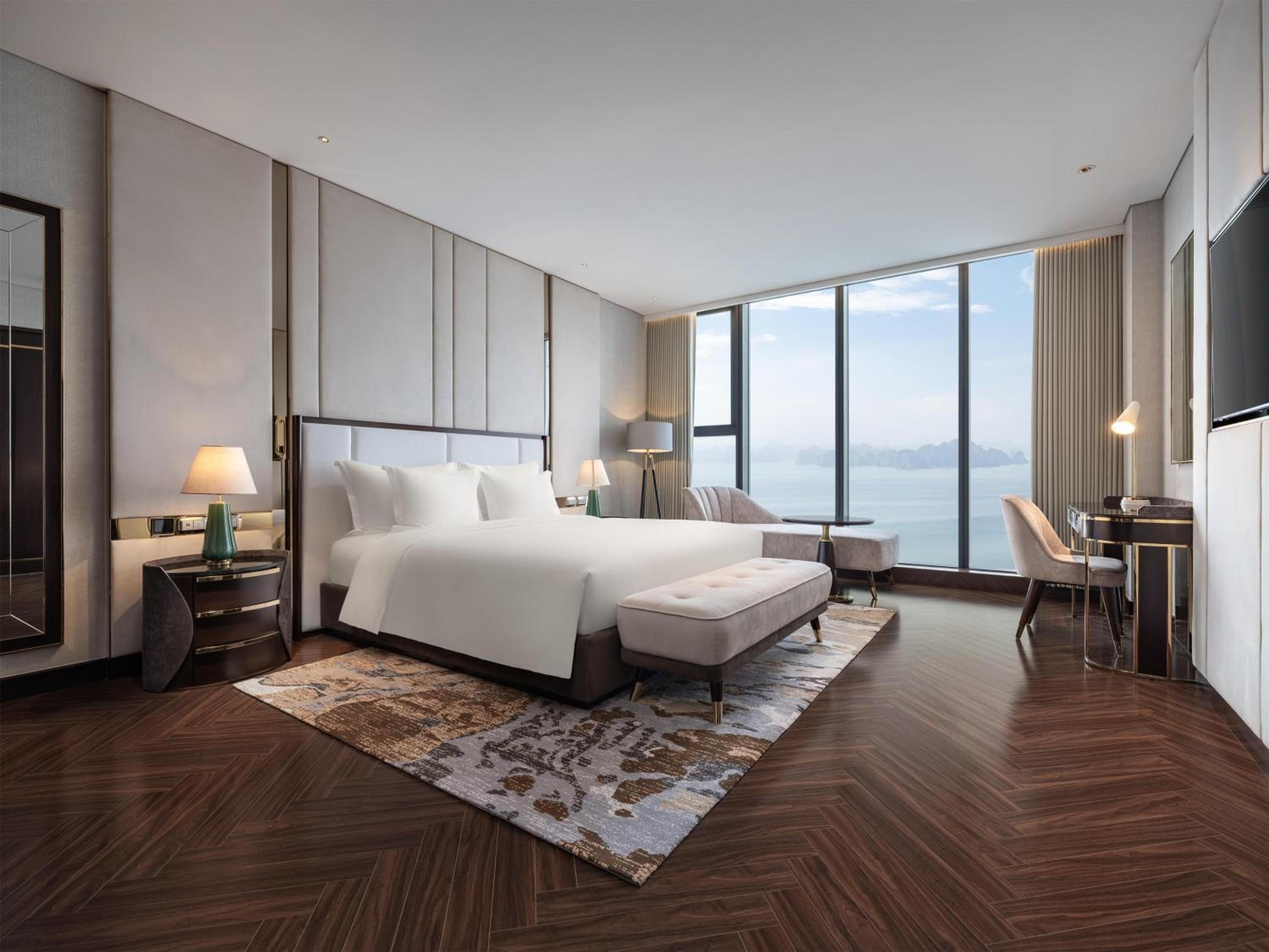One-Bedroom Suite with Bay View