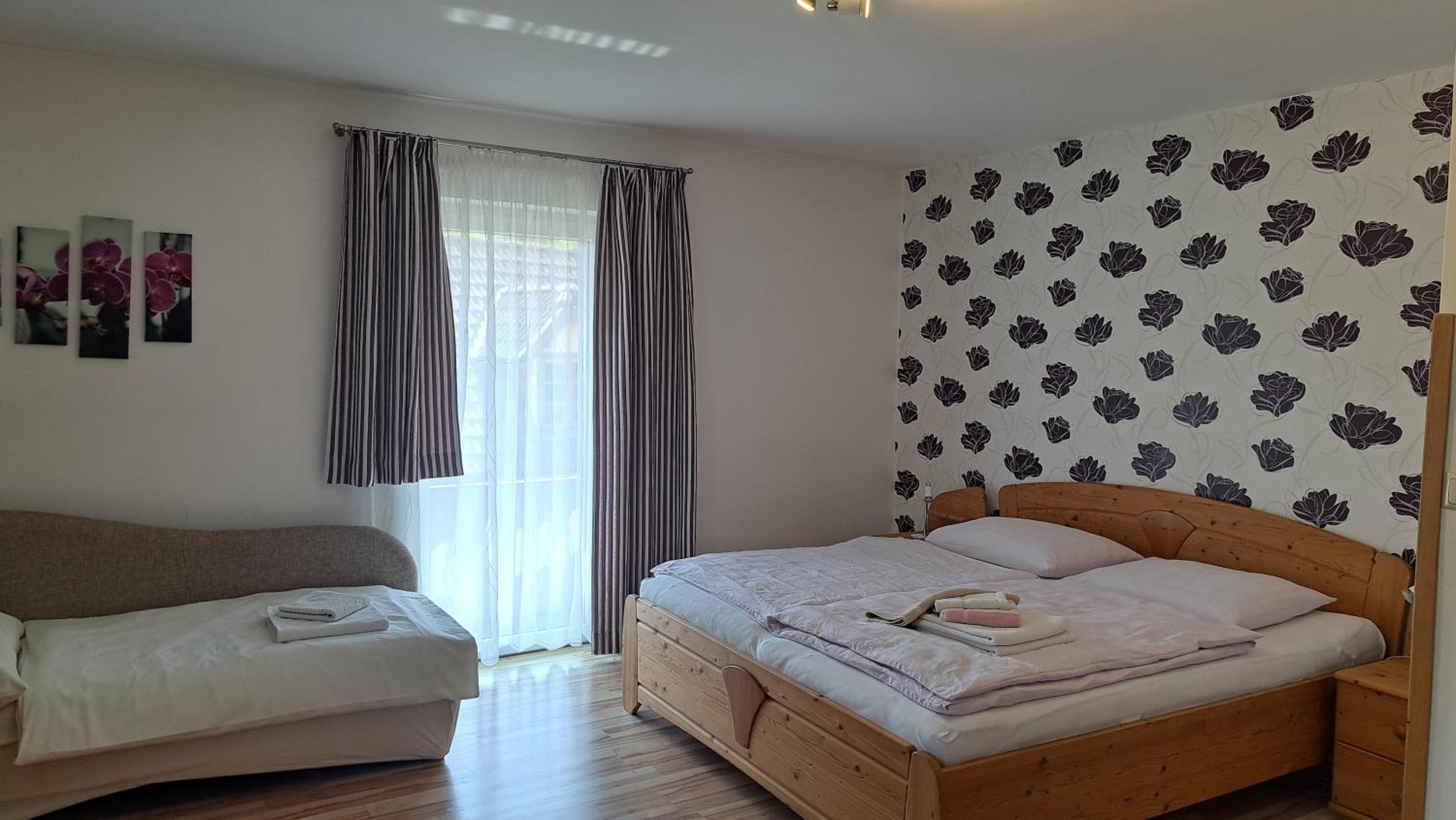 Double or Twin Room with Mountain View