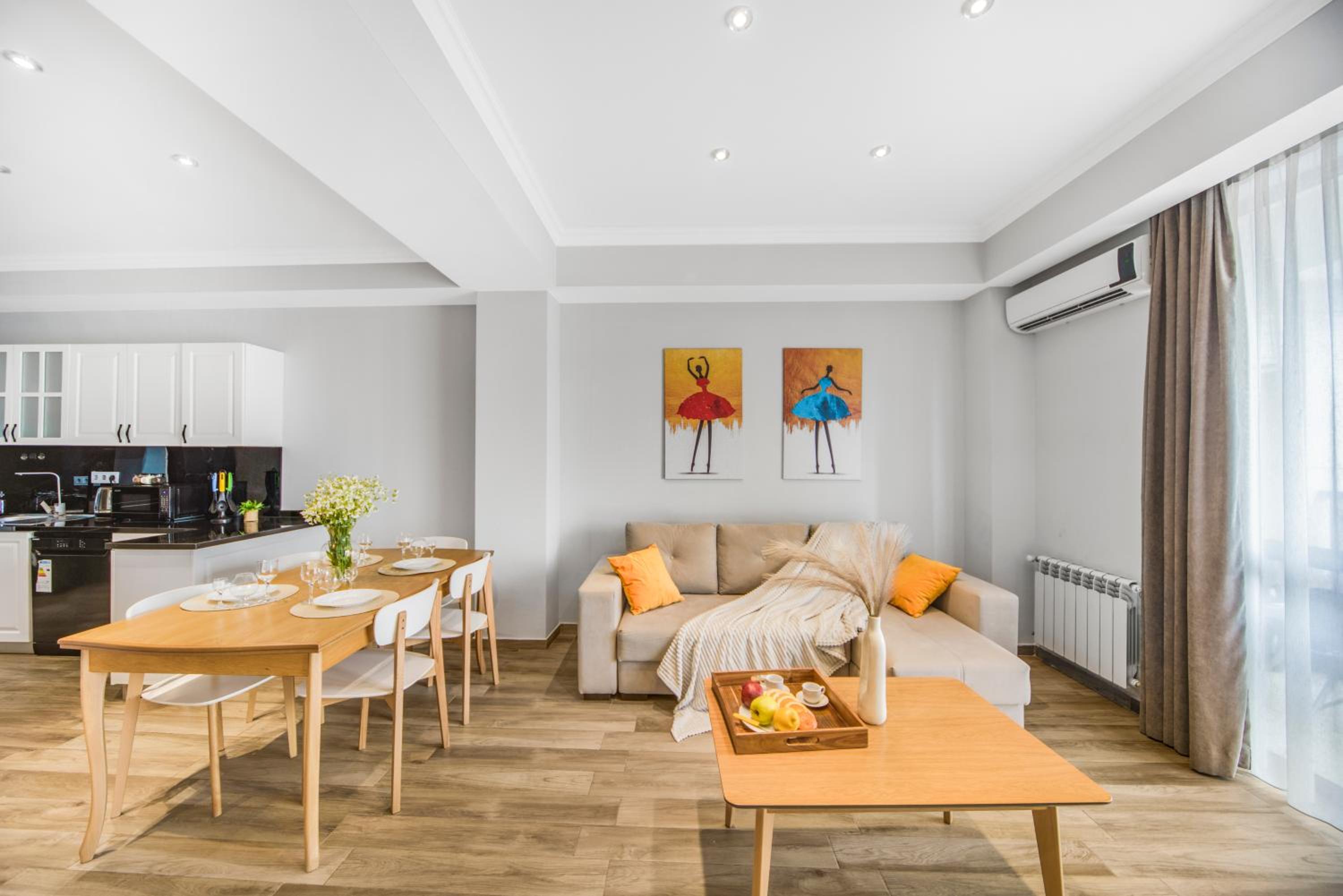 Three-Bedroom Deluxe Apartment