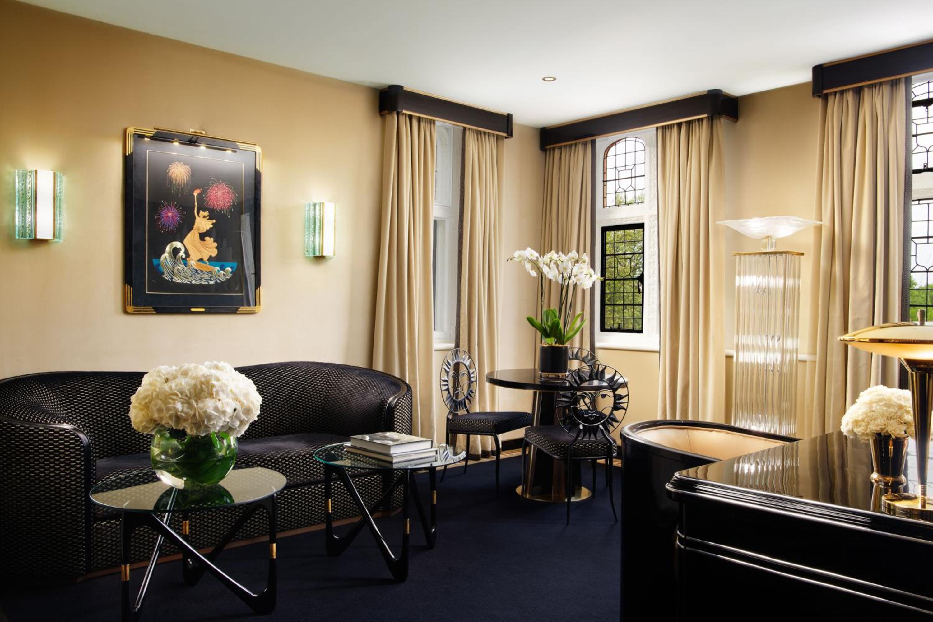 Junior Suite with Garden View thumbnail 5