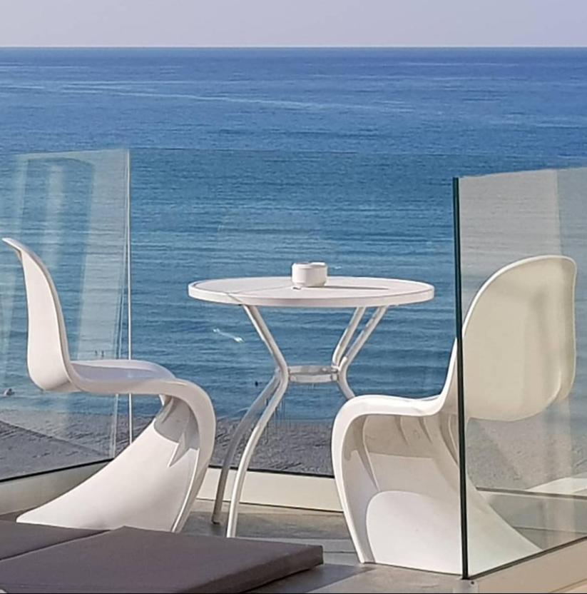 Blue Sky Suite with Jetted Tub - Sea View