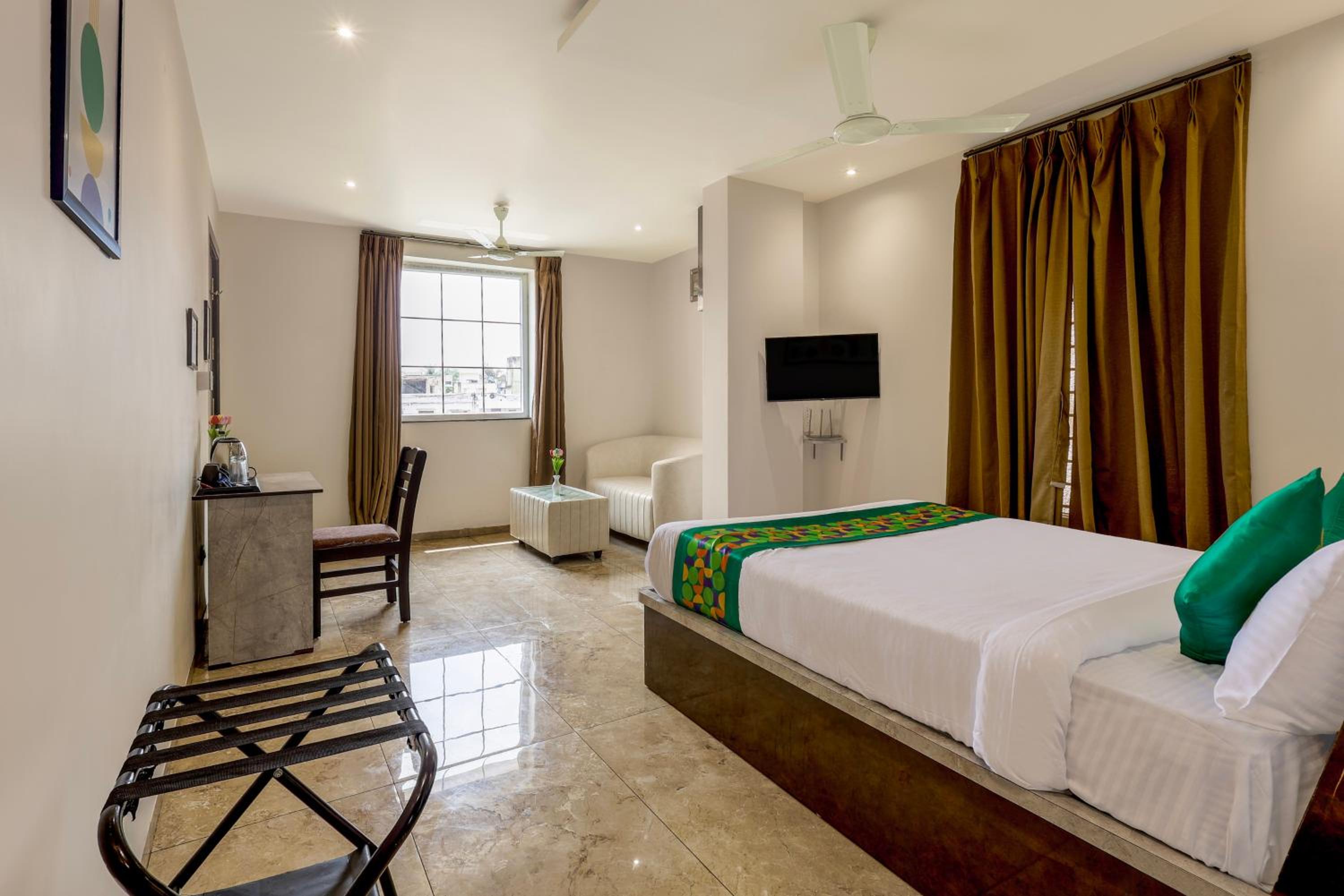 Premium Room with City view photo 3