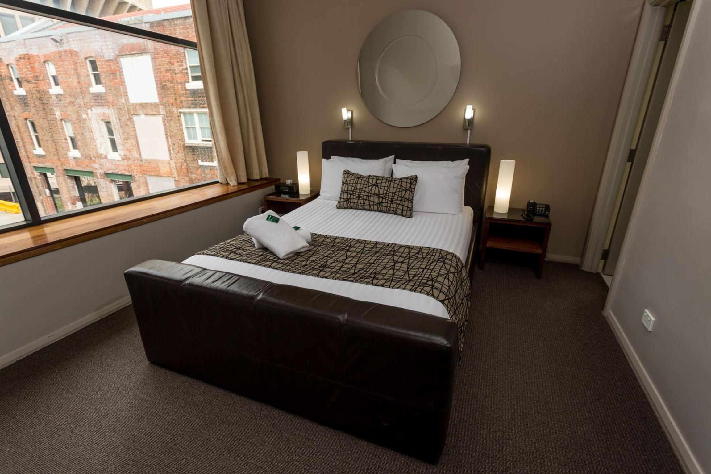 Queen Suite - Photo 3