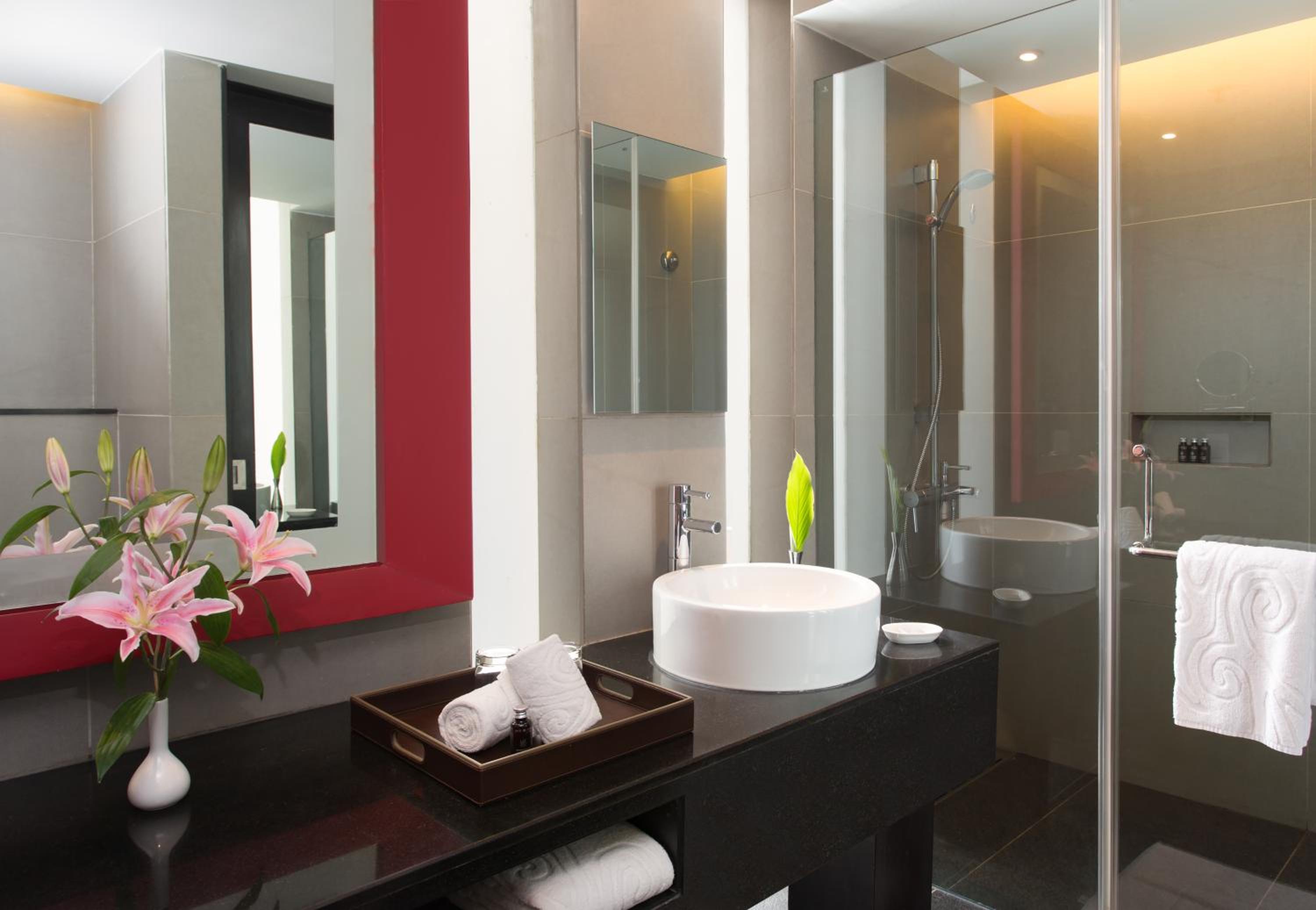 Deluxe King Room with Pool View with 15% Discount on F&B & Spa – – Happy Hours 1+1 (7pm to 9 pm)