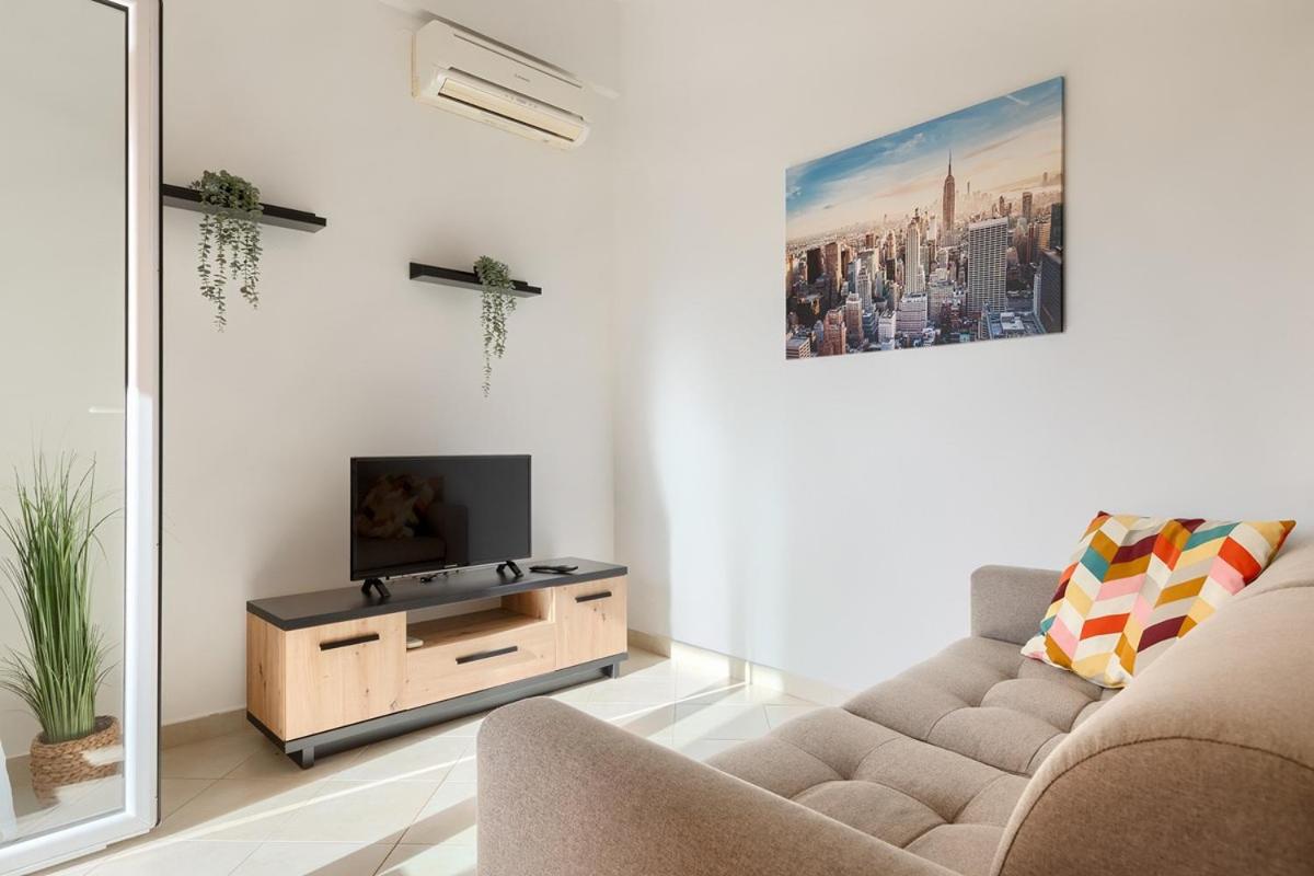 One-Bedroom Apartment - Ground Floor photo 3