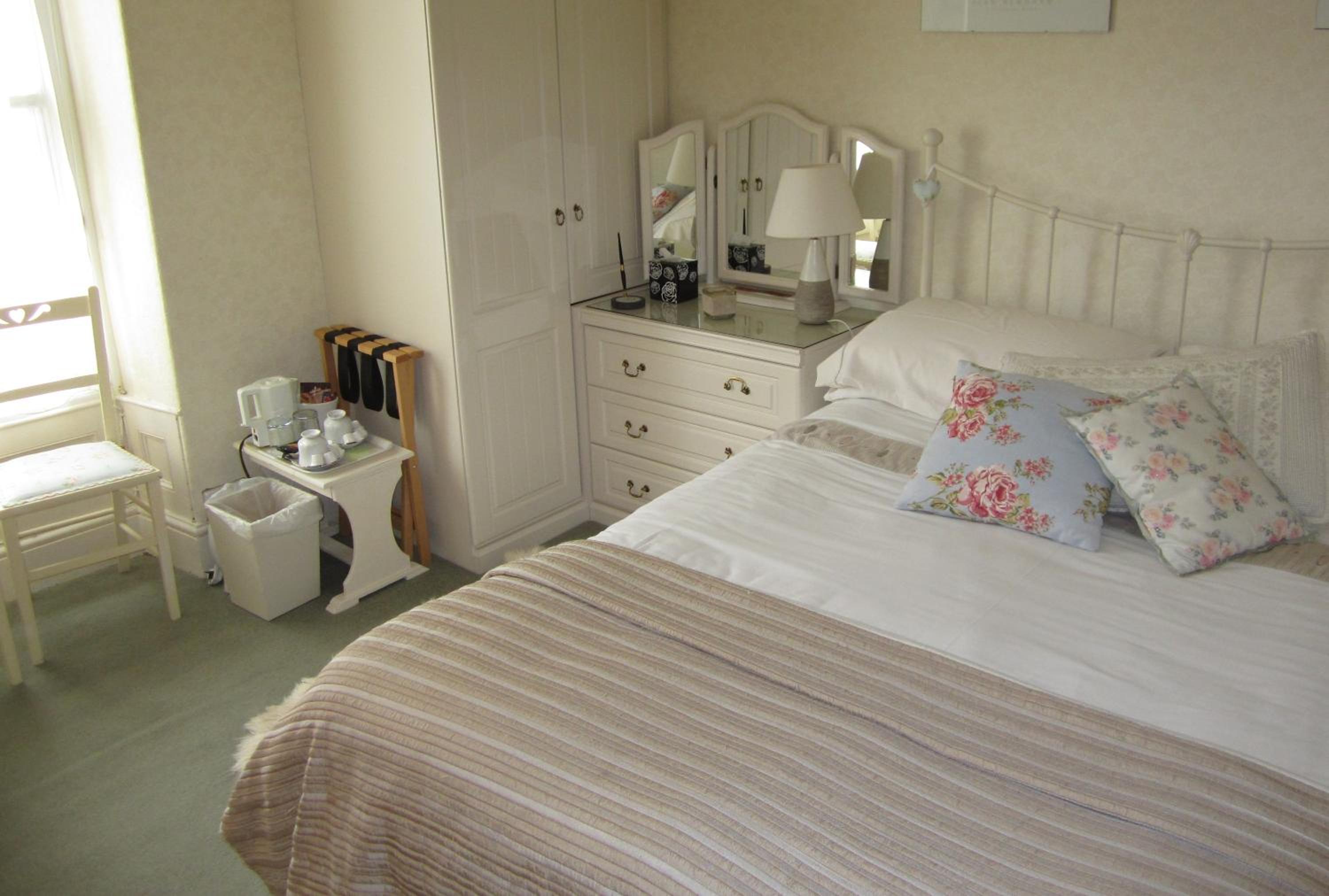 Small Double Room - Photo 1