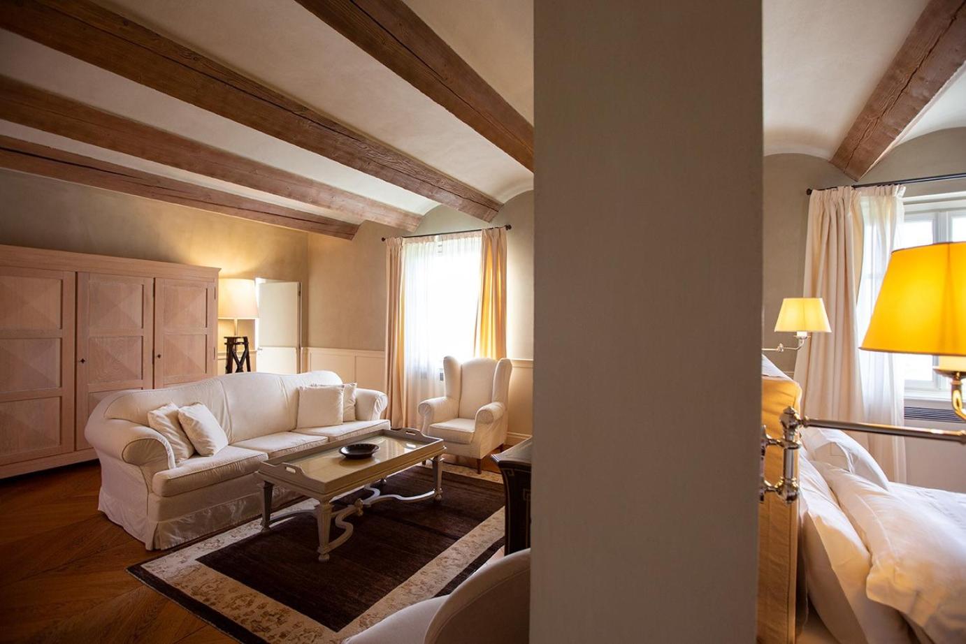 Deluxe Suite photo 2