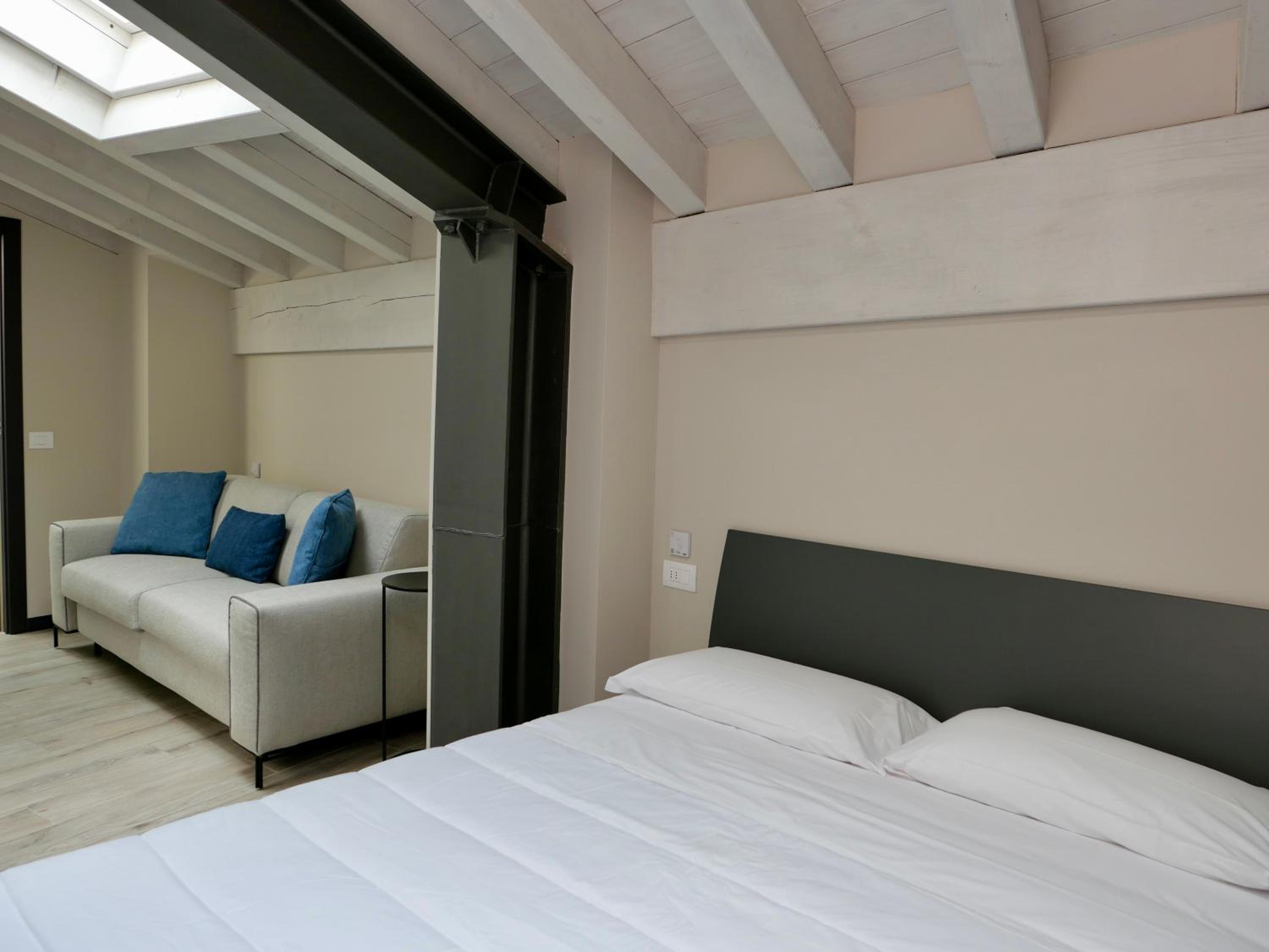 Deluxe Double Room with Extra Bed