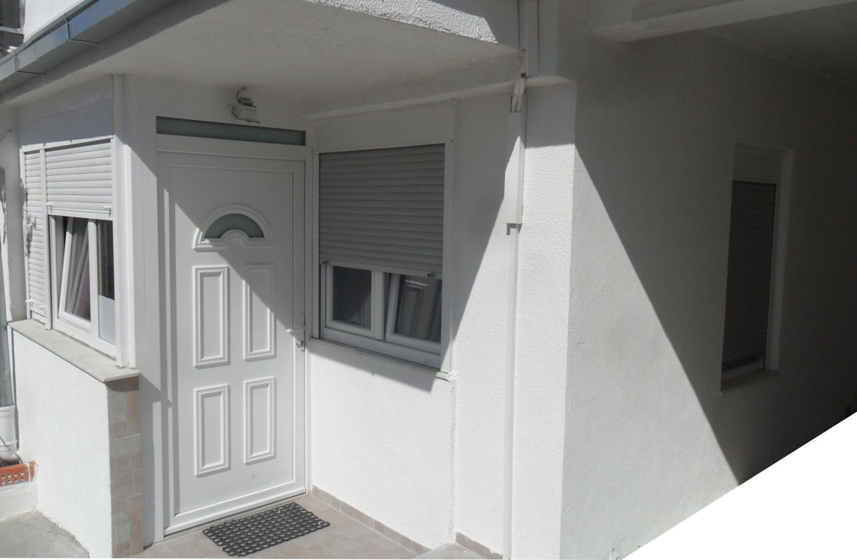 Studio Apartment - Photo 21