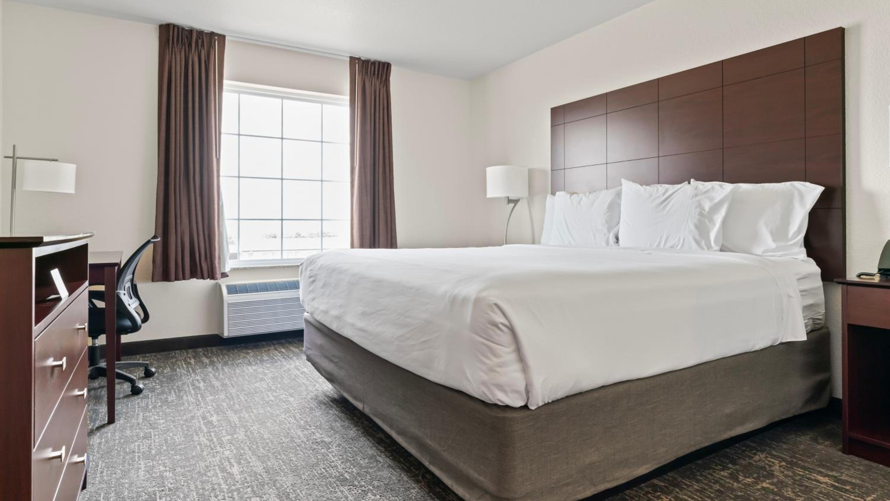 Standard King Room photo 2