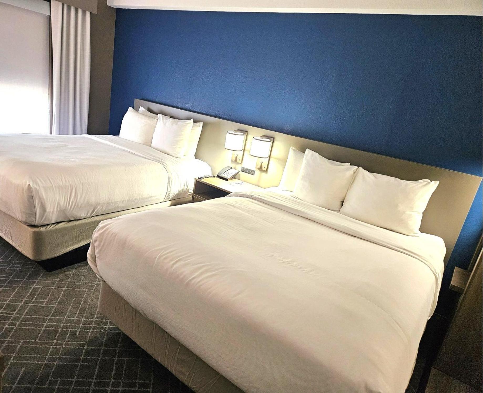 Suite with Two Queen Beds Upgrade - Accessible/Non-Smoking - Photo 3