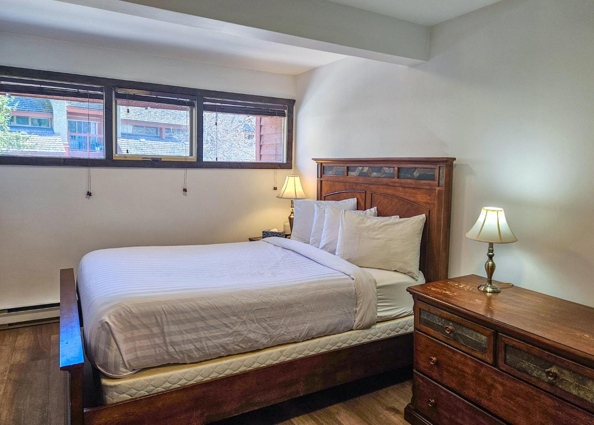 Two-Bedroom Apartment with Balcony photo 3