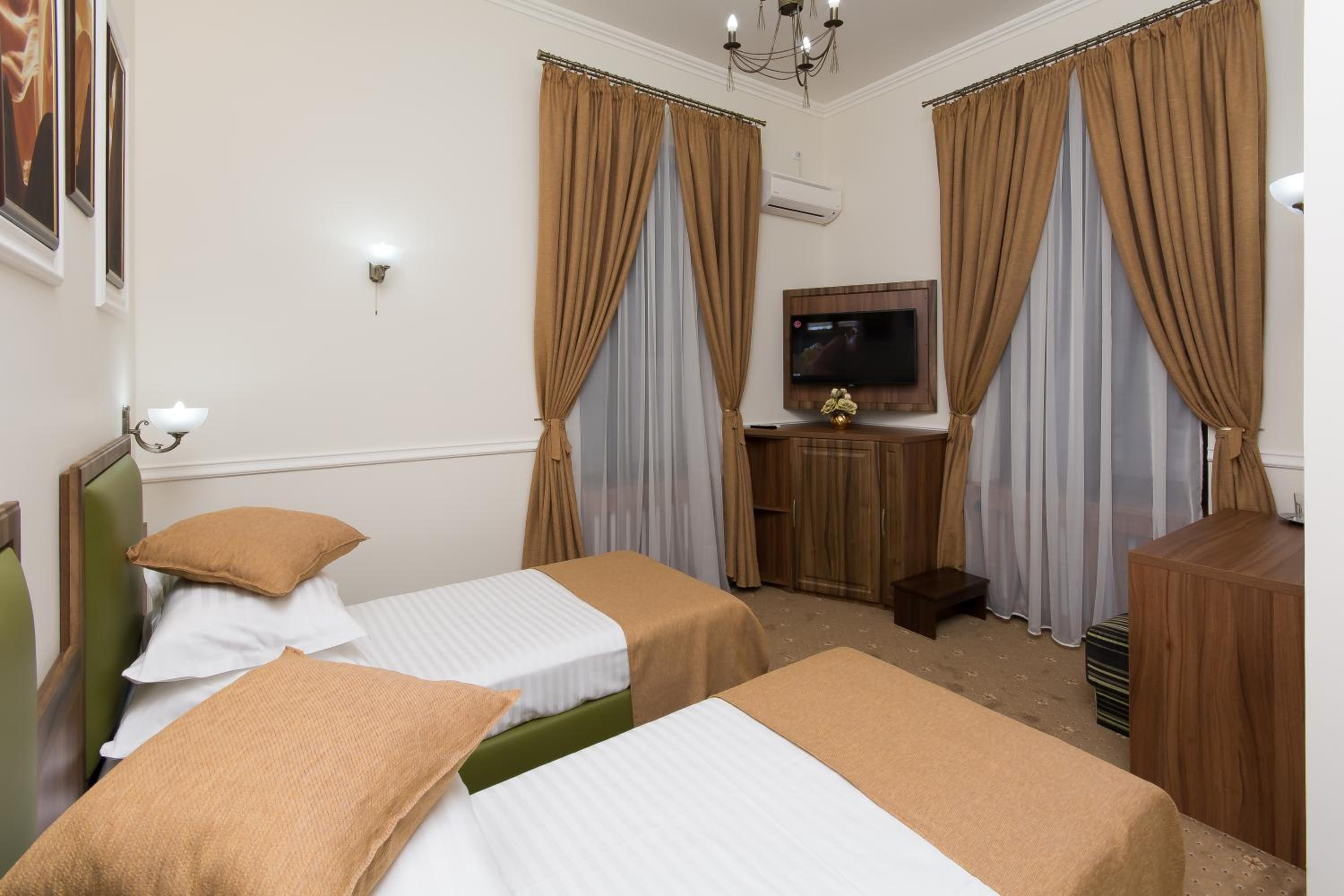 Superior Double or Twin Room photo 2