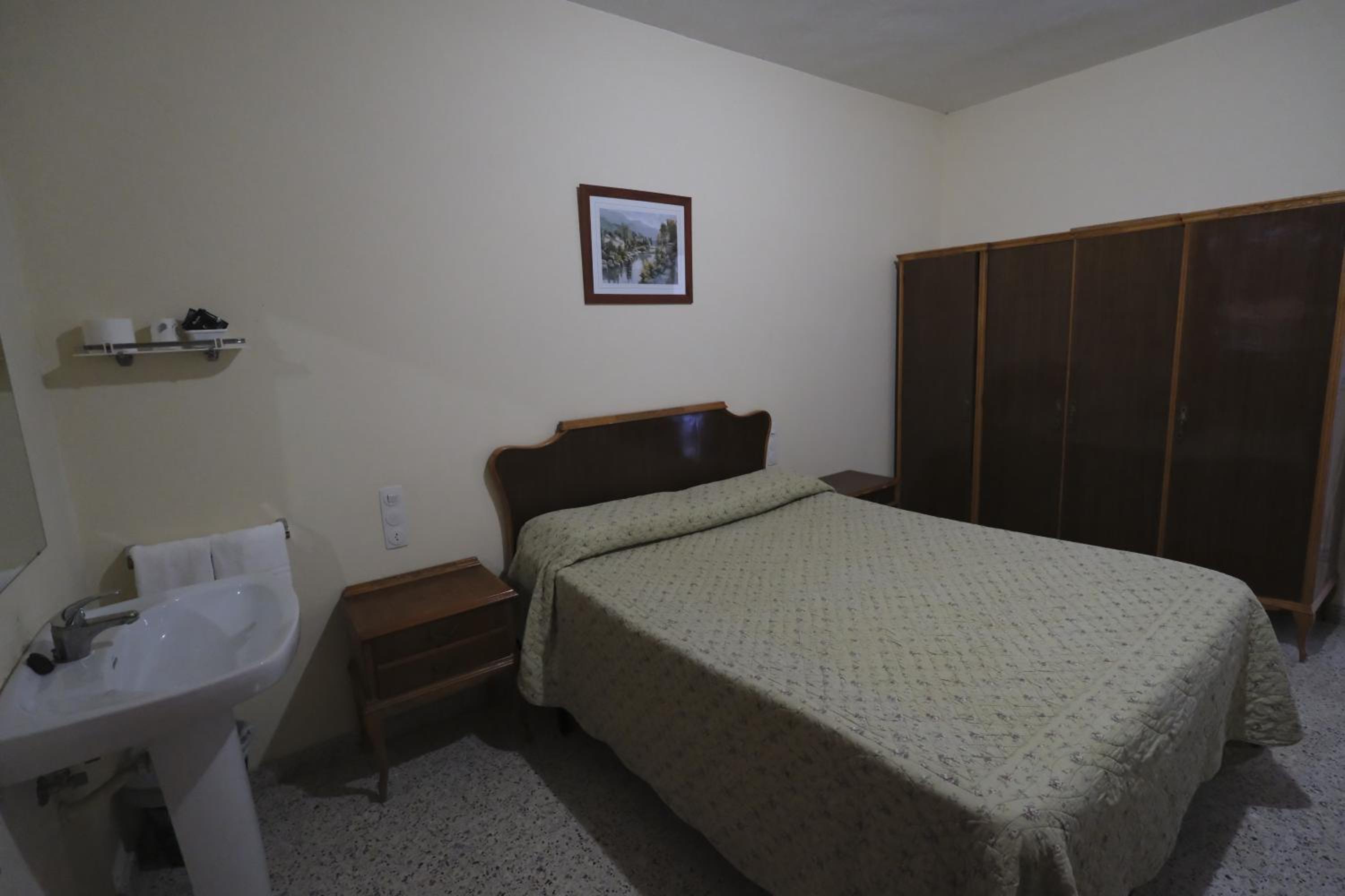 Habitación Doble Estándar con Baño Compartido