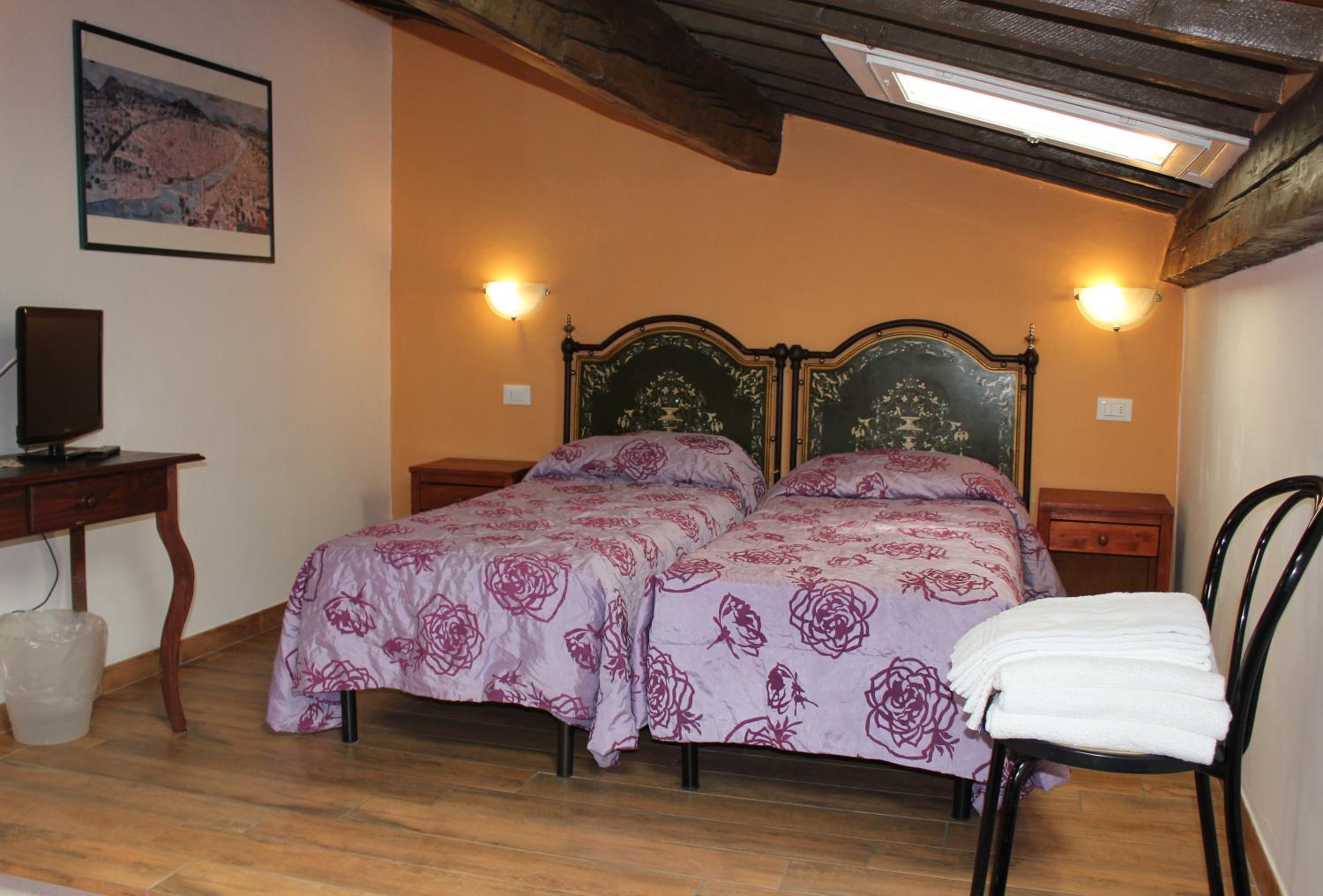 Triple Room with Shared Bathroom photo 1