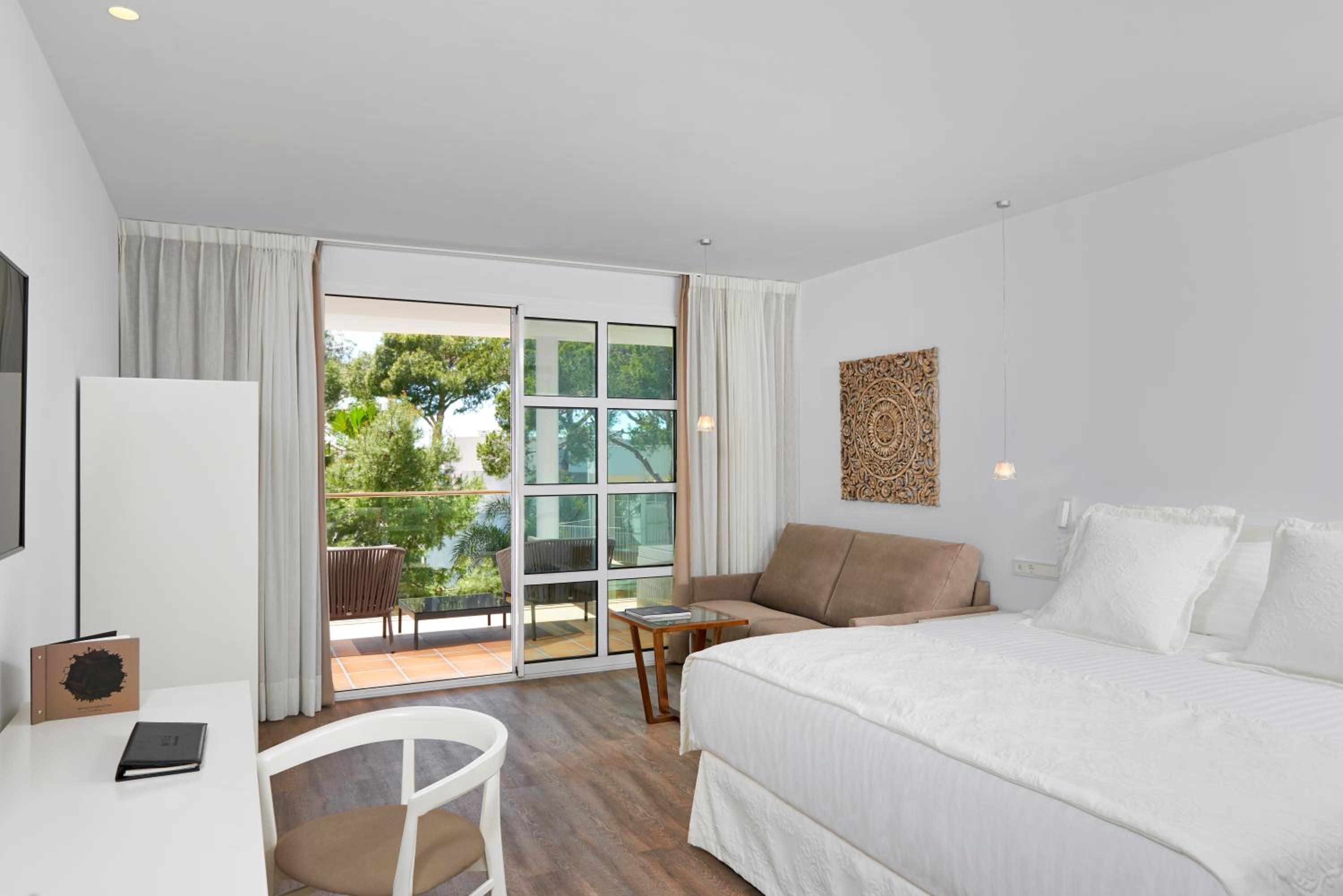 Premium Room - Photo 7