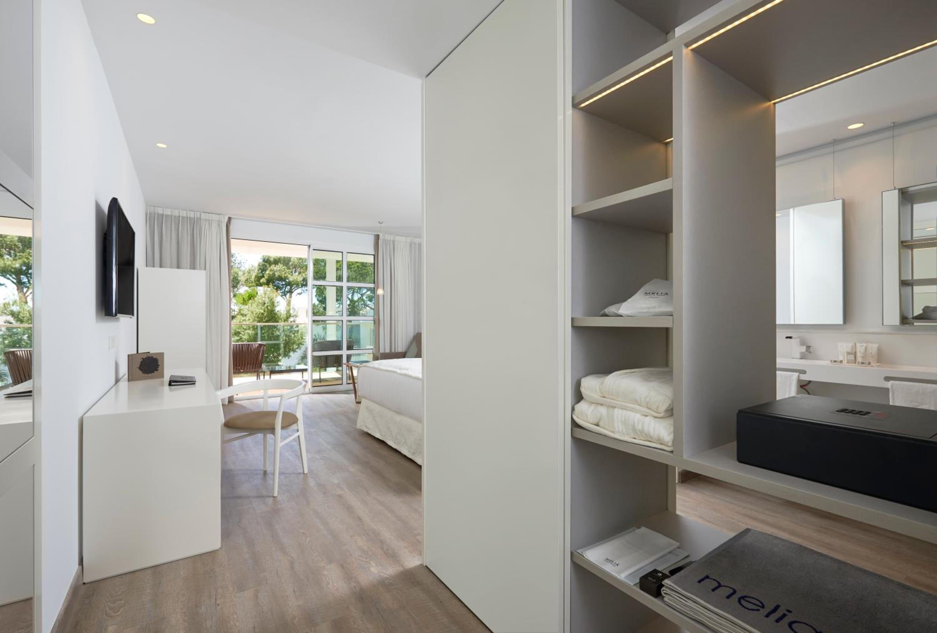 Premium Room - Photo 6