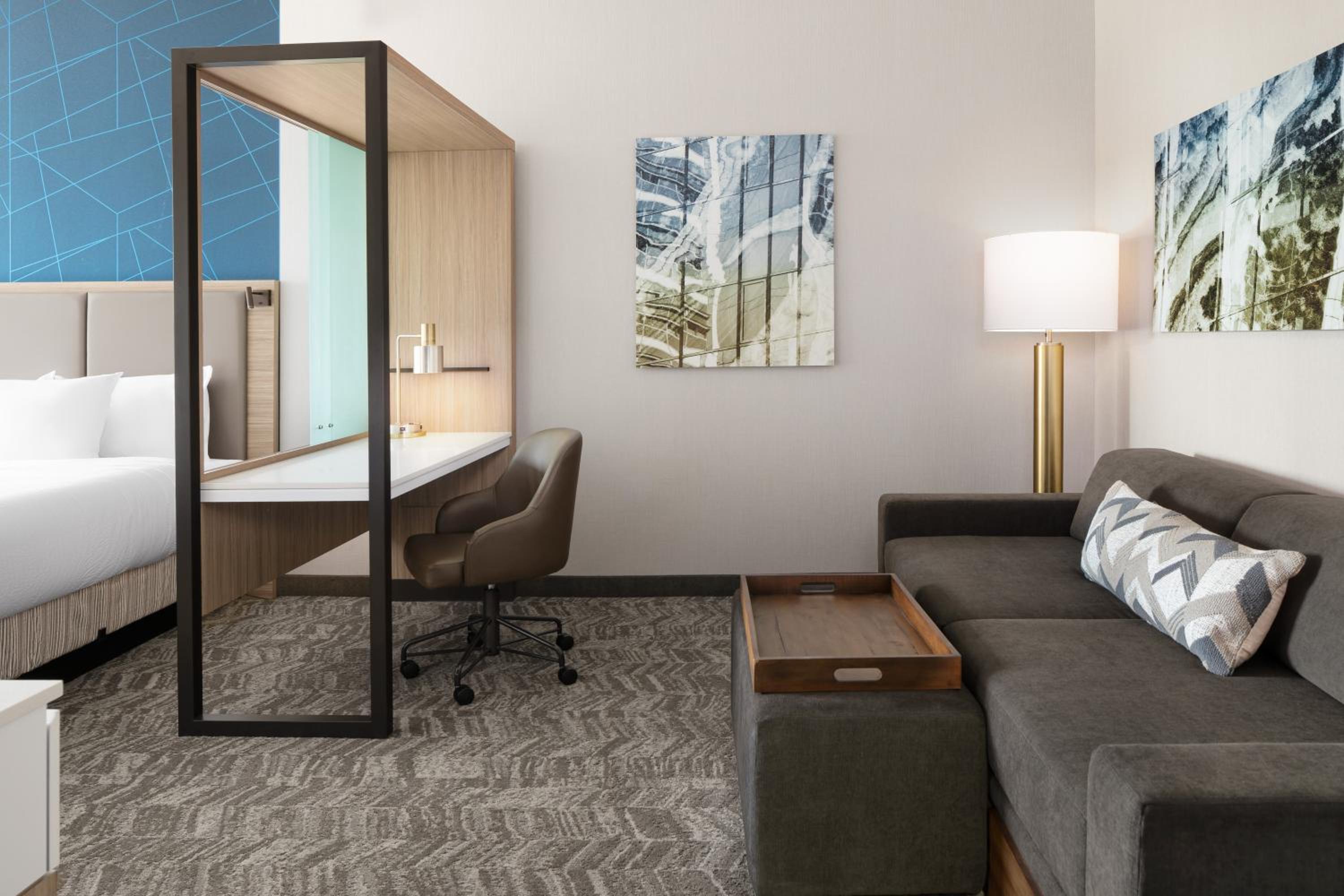 King Suite - Hearing Accessible photo 3