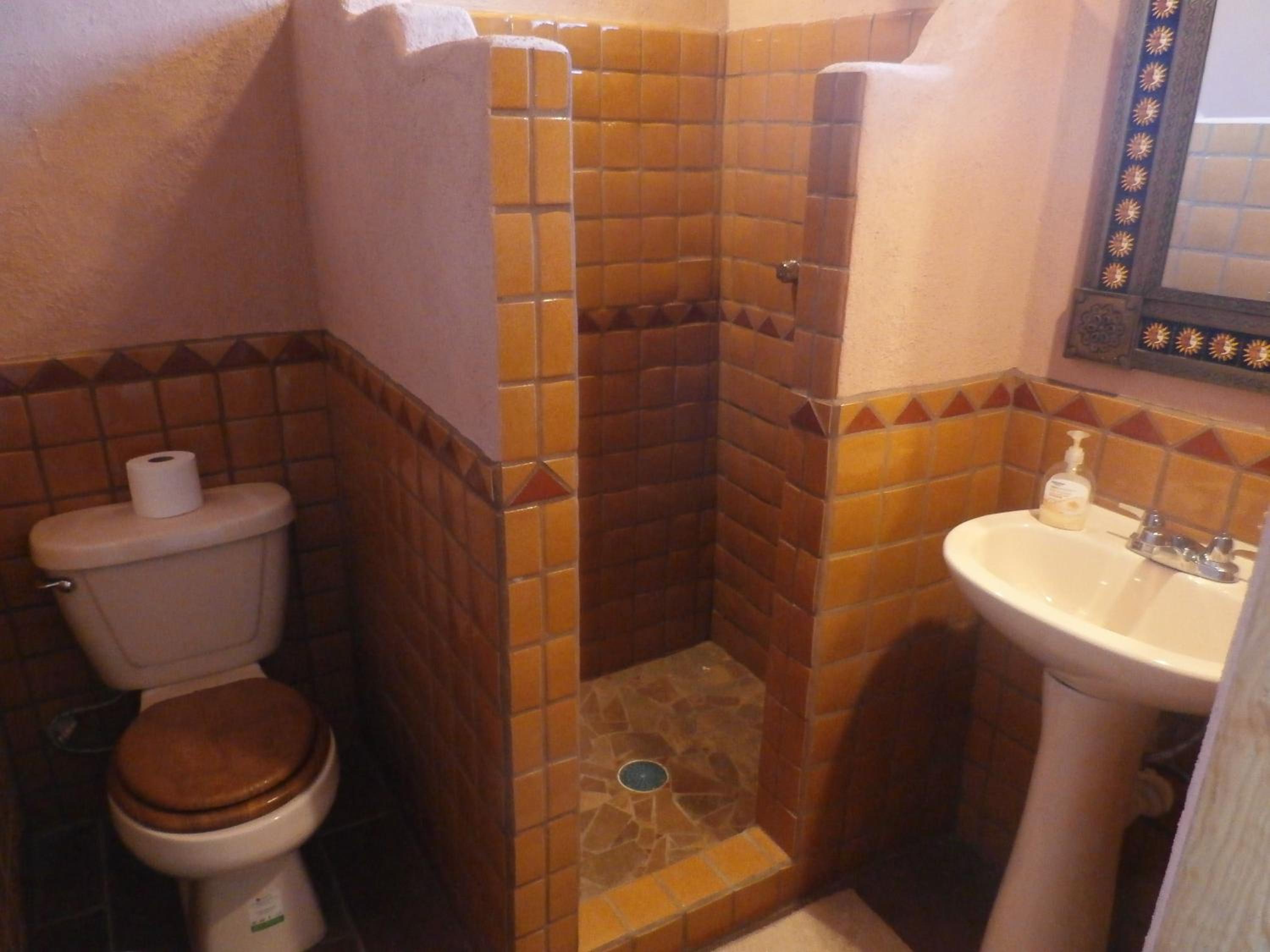 Queen Room - Photo 2