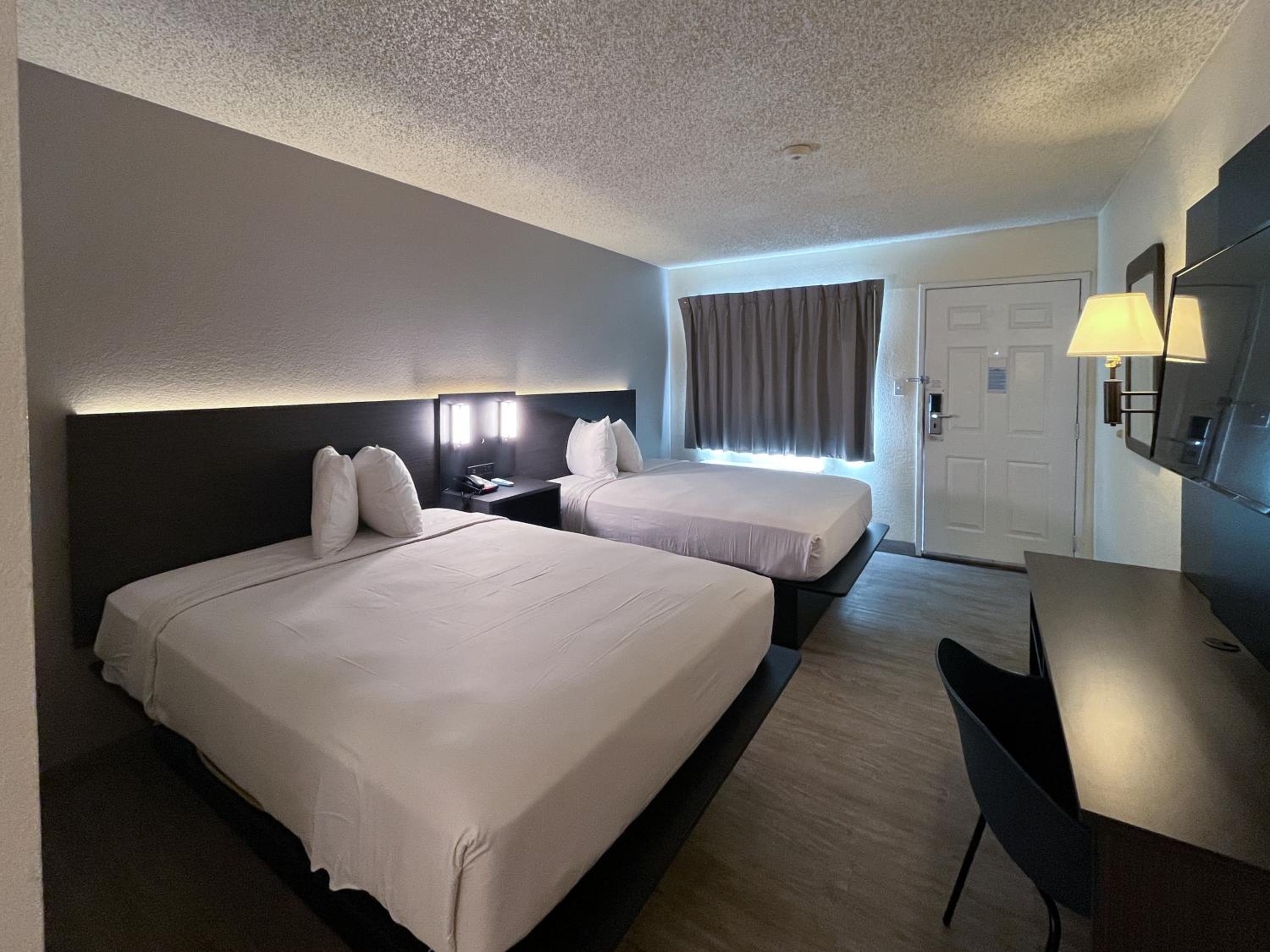 Quadruple Room - Non-Smoking photo 1