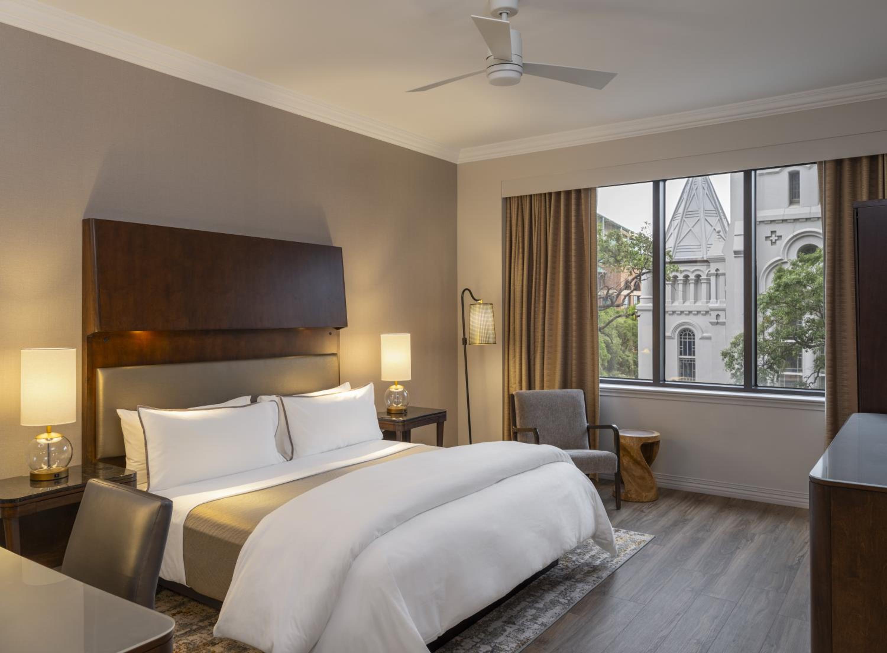 Traditional King Room - Hearing Accessible - Photo 4