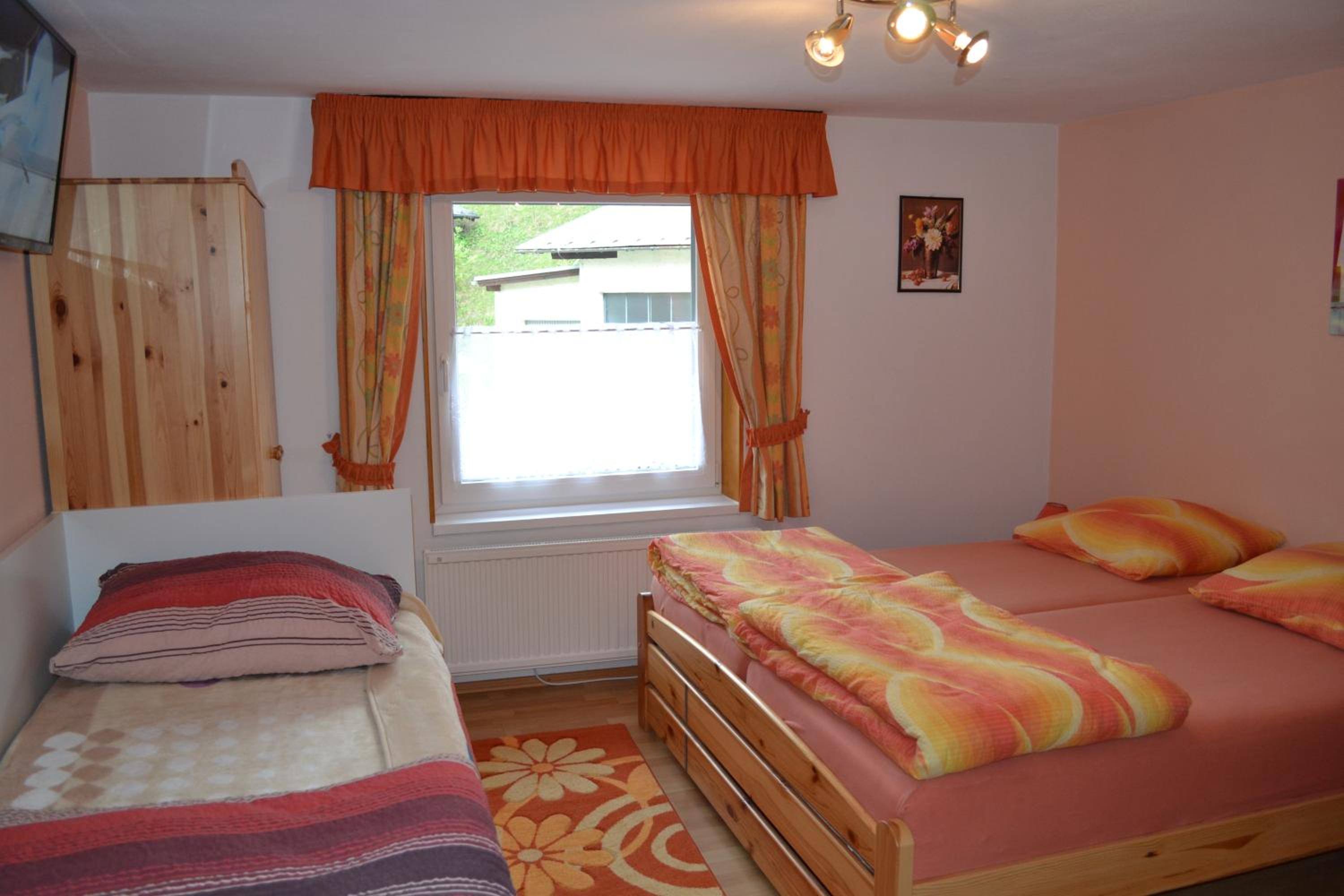 Triple Room with Private Bathroom photo 3