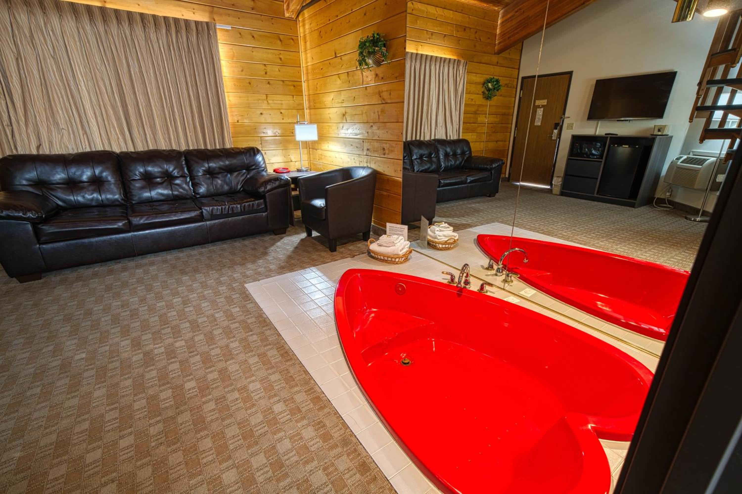 King Suite - Non-Smoking - Photo 2