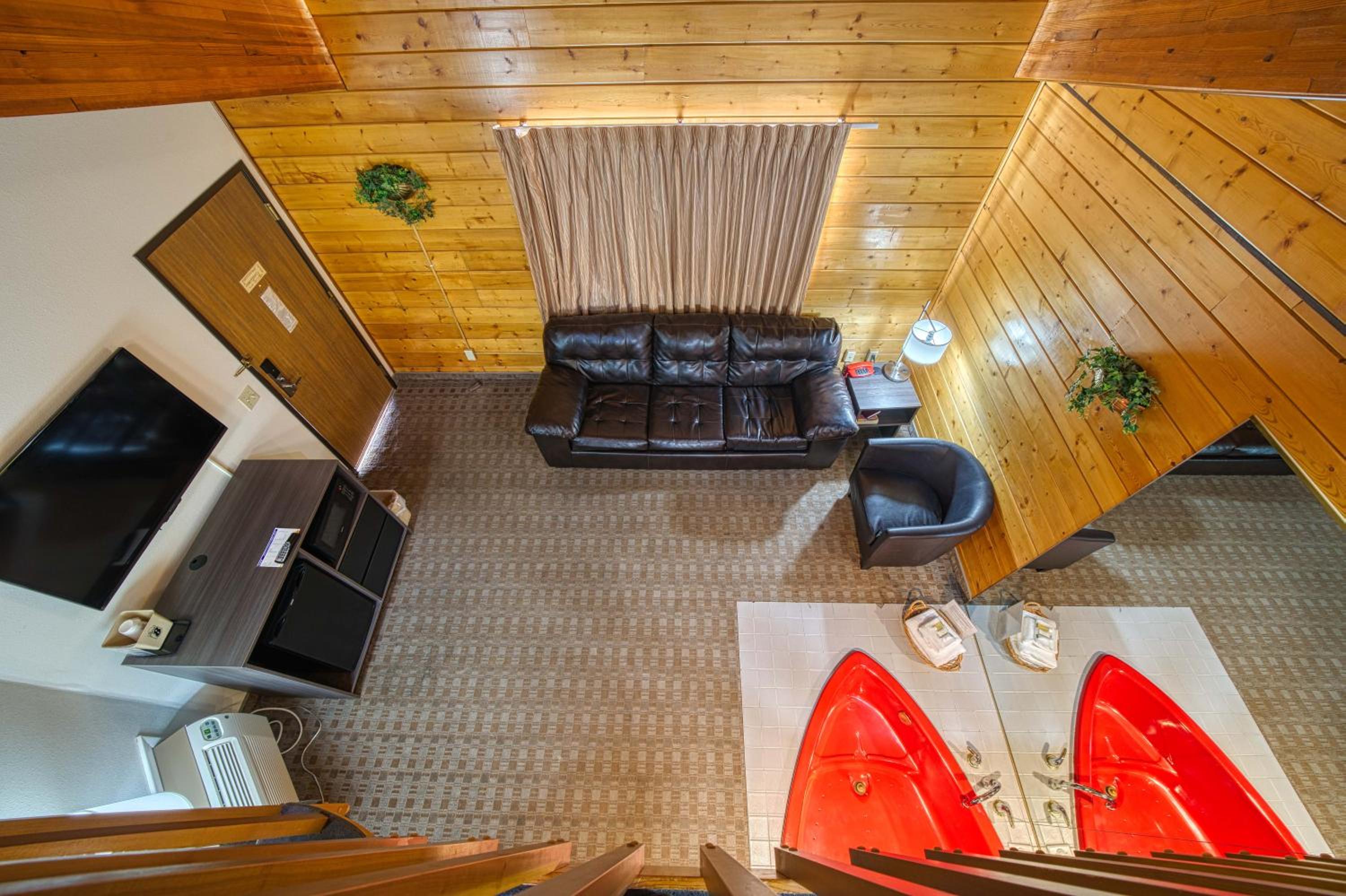 King Suite - Non-Smoking - Photo 3