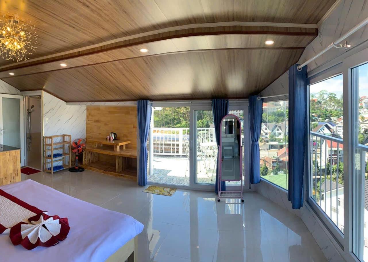 King Room with Mountain View