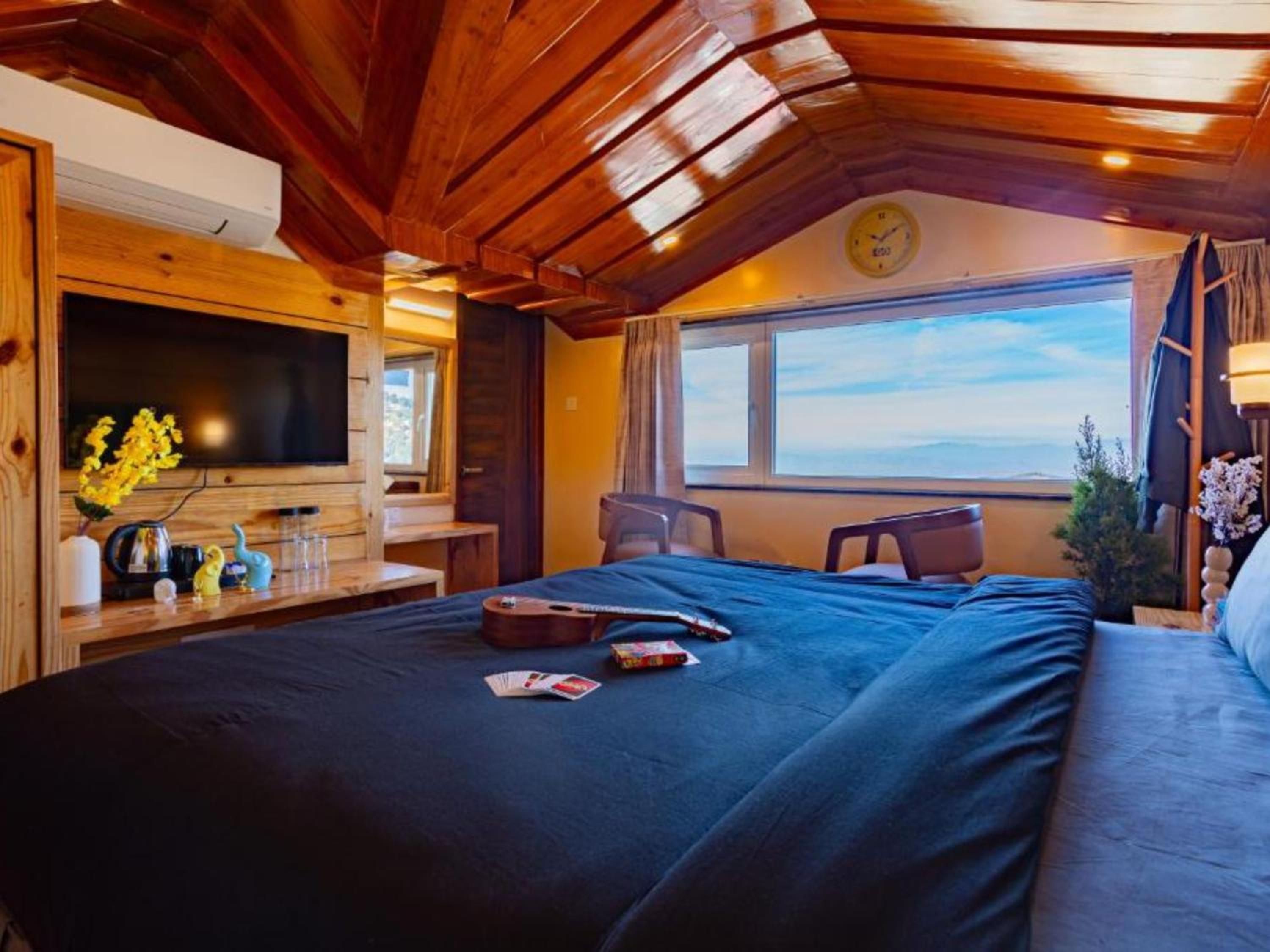 Superior Attic Room With Mountain View - Photo 1