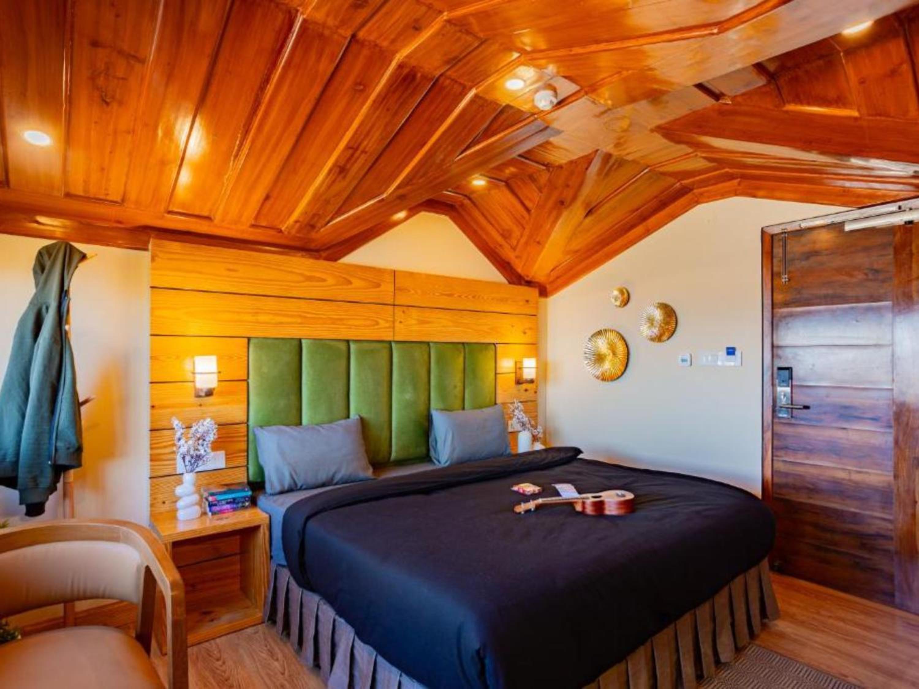Superior Attic Room With Mountain View - Photo 2