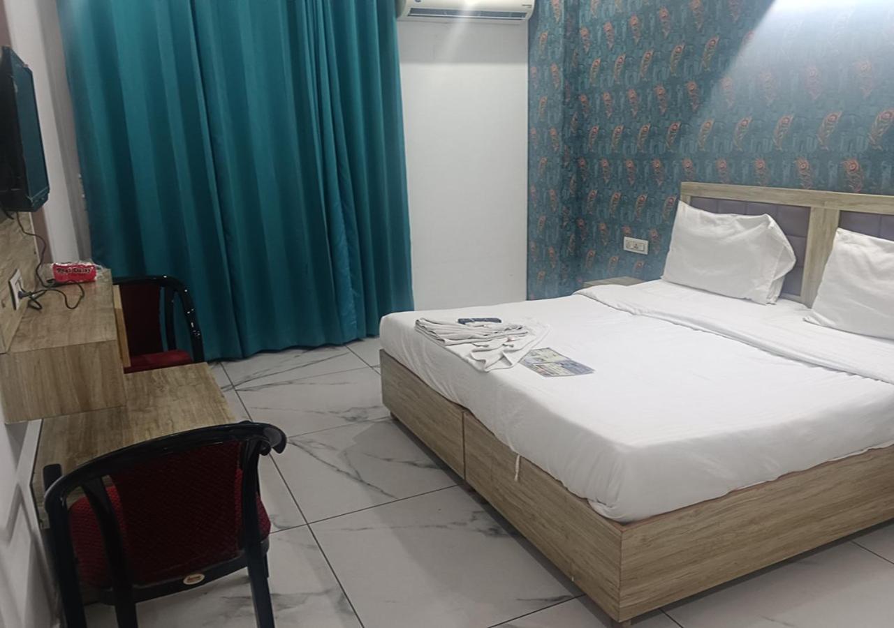 Queen Room photo 3