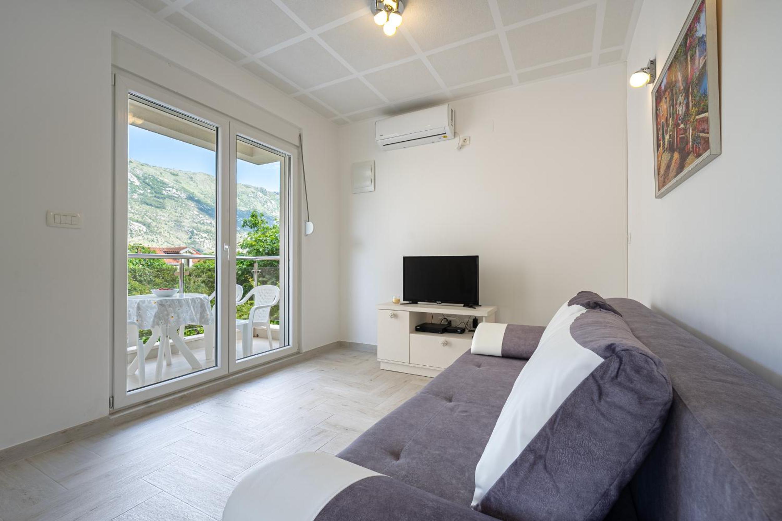 Two-Bedroom Apartment with Terrace photo 2
