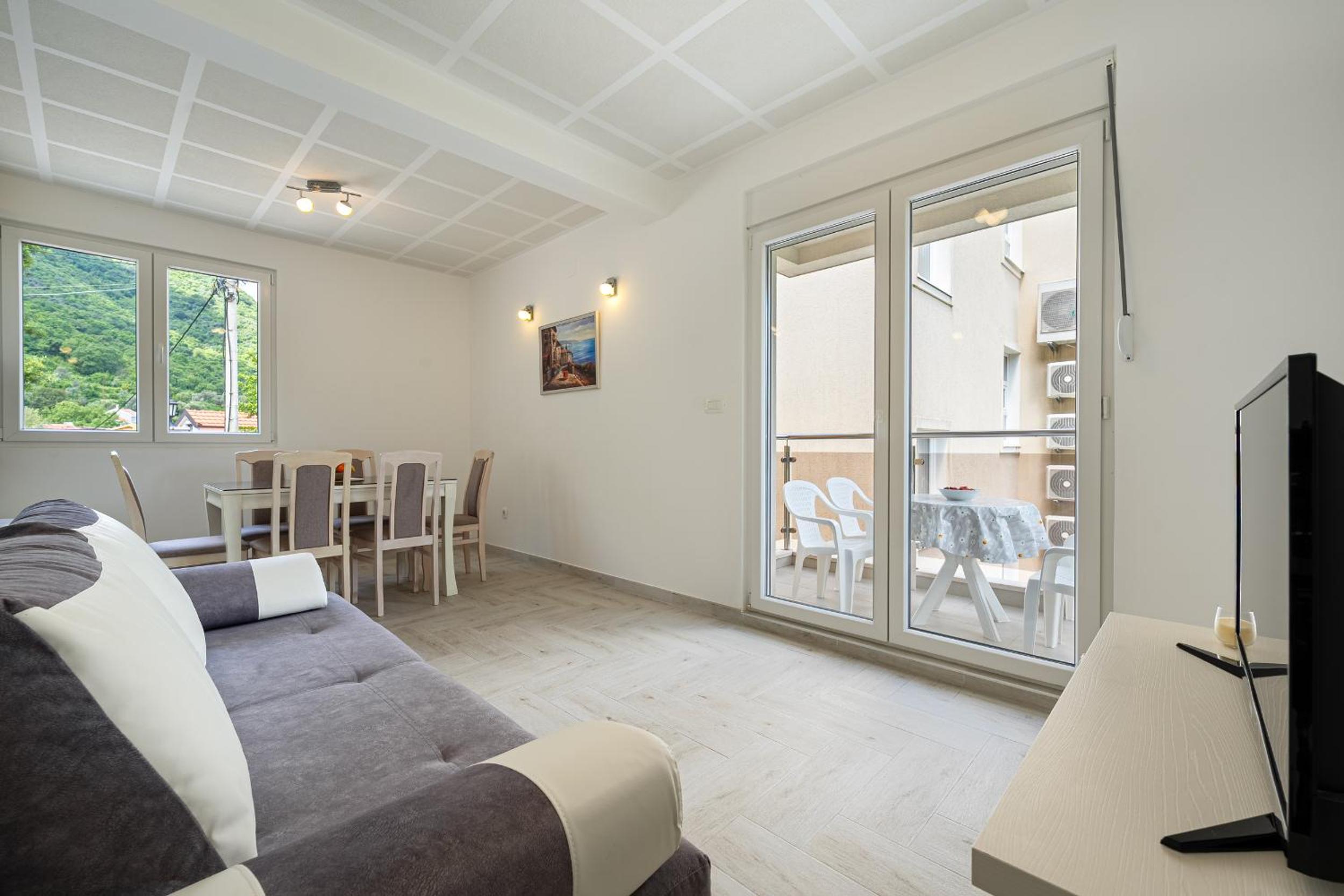 Two-Bedroom Apartment with Terrace photo 3