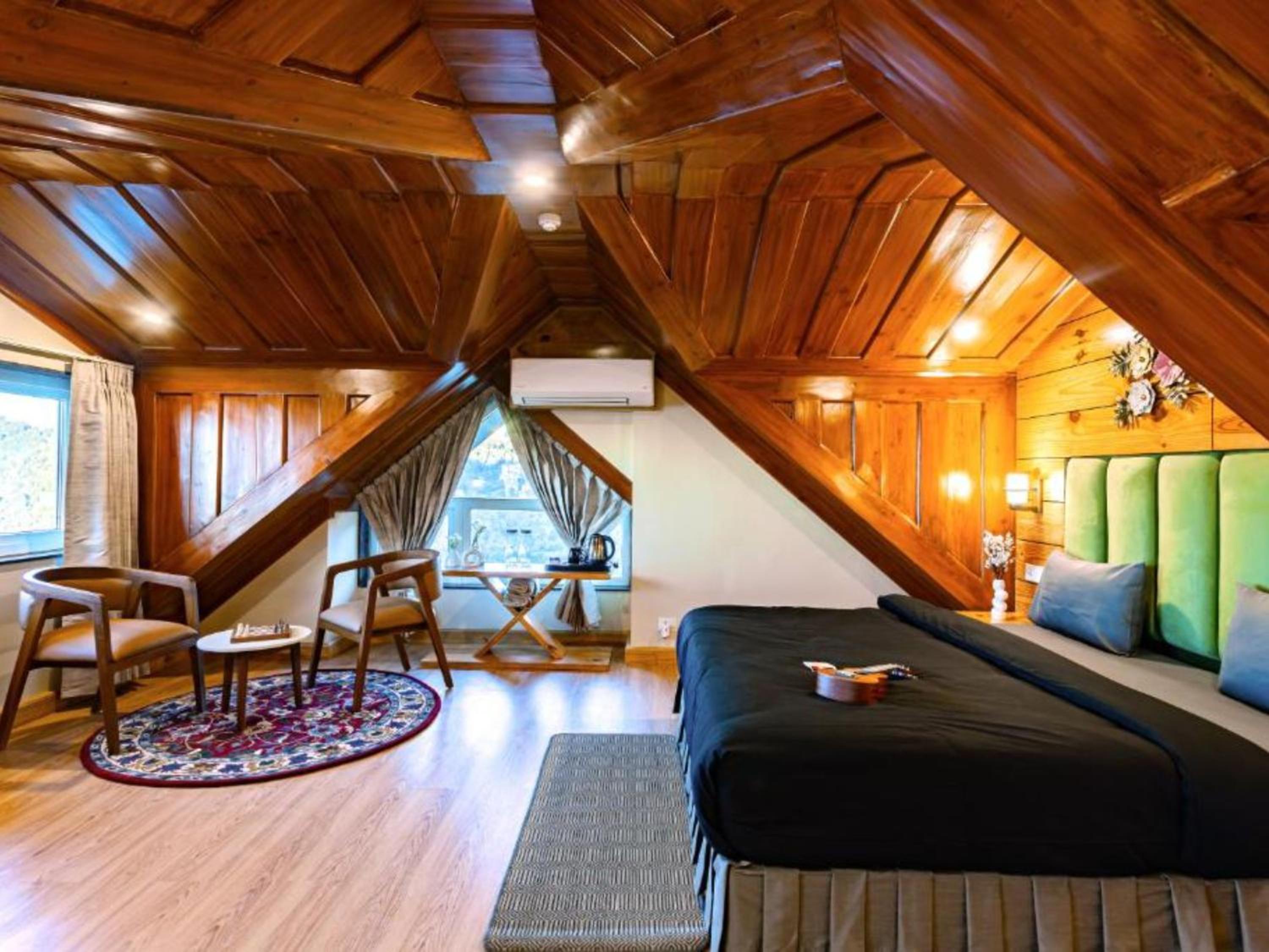 Premium Attic Room With Mountain View - Photo 4