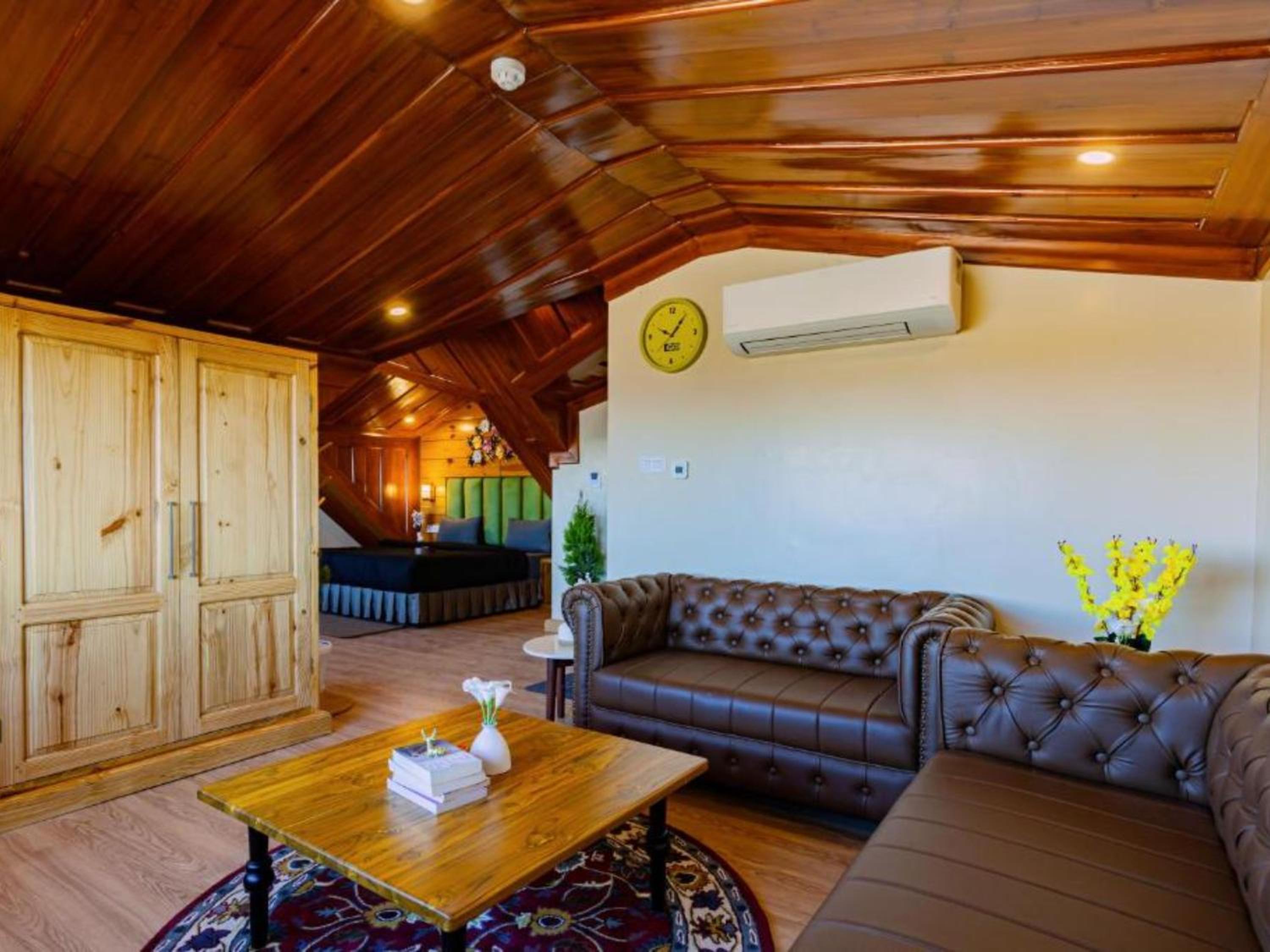 Premium Attic Room With Mountain View - Photo 5