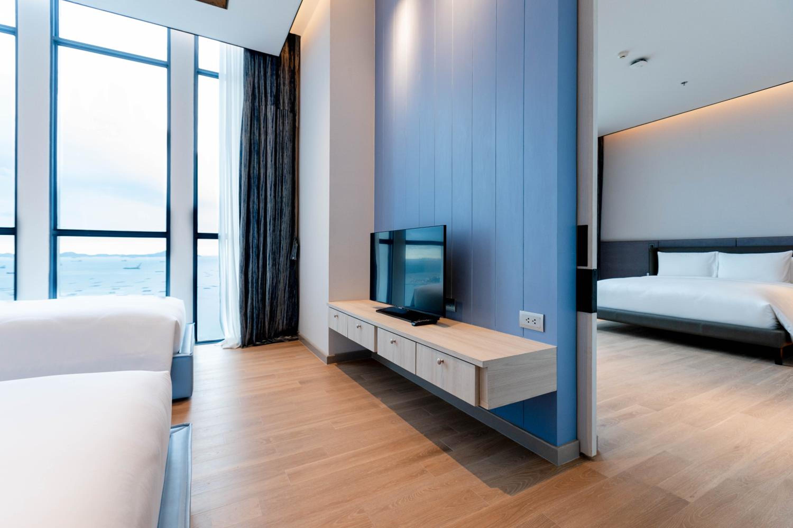 Penthouse Suite - Photo 18