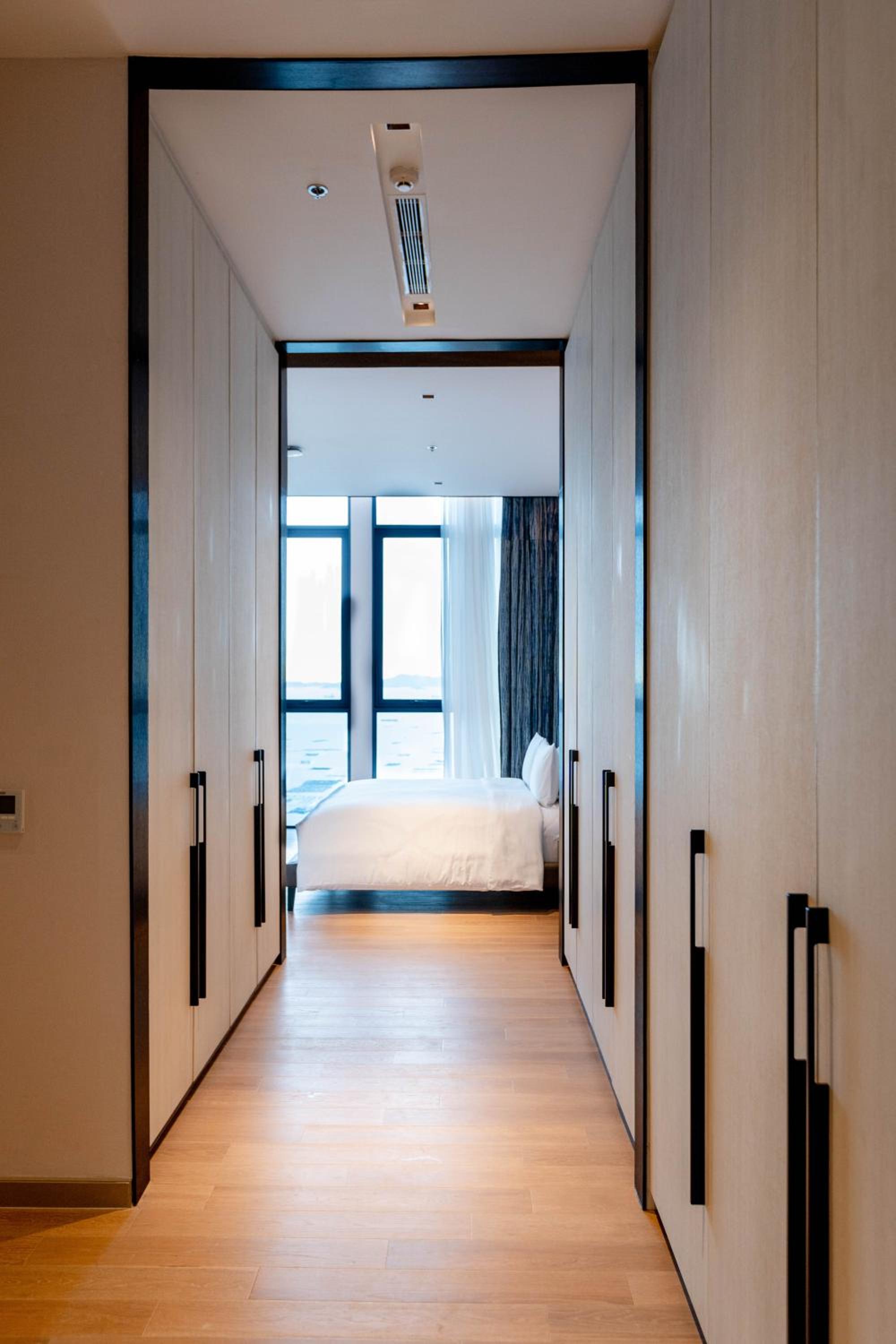 Penthouse Suite - Photo 13