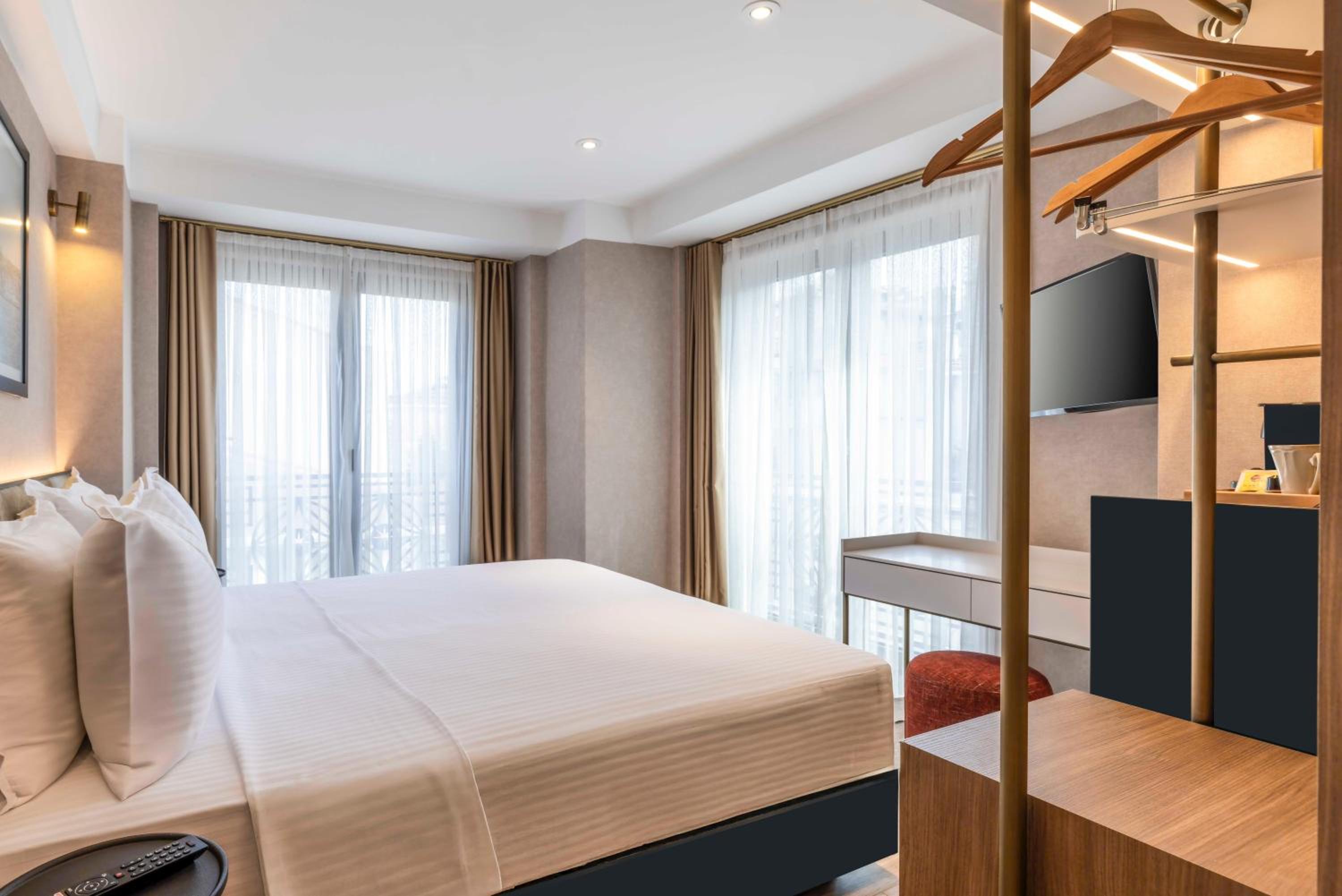 Deluxe Double and Twin Room photo 2