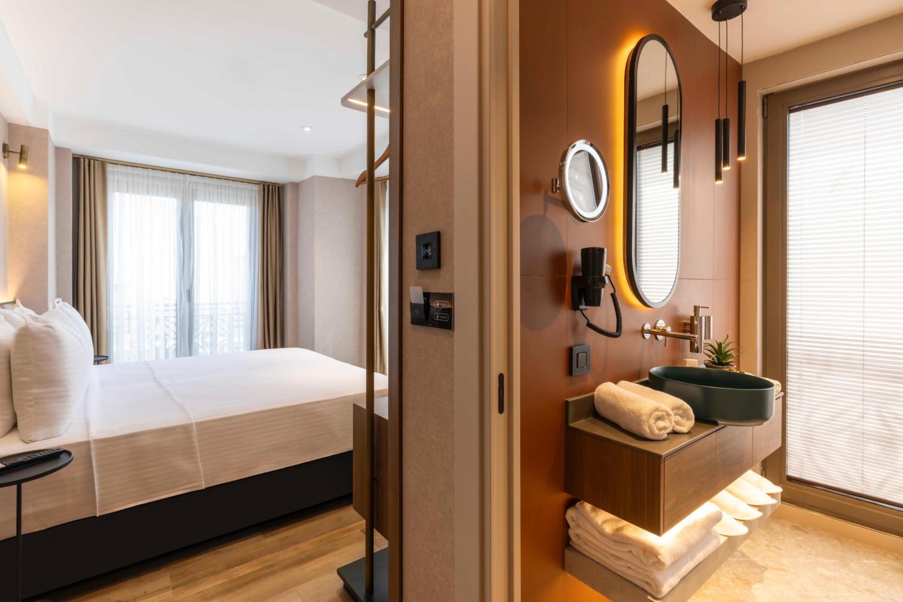 Deluxe Double and Twin Room photo 1