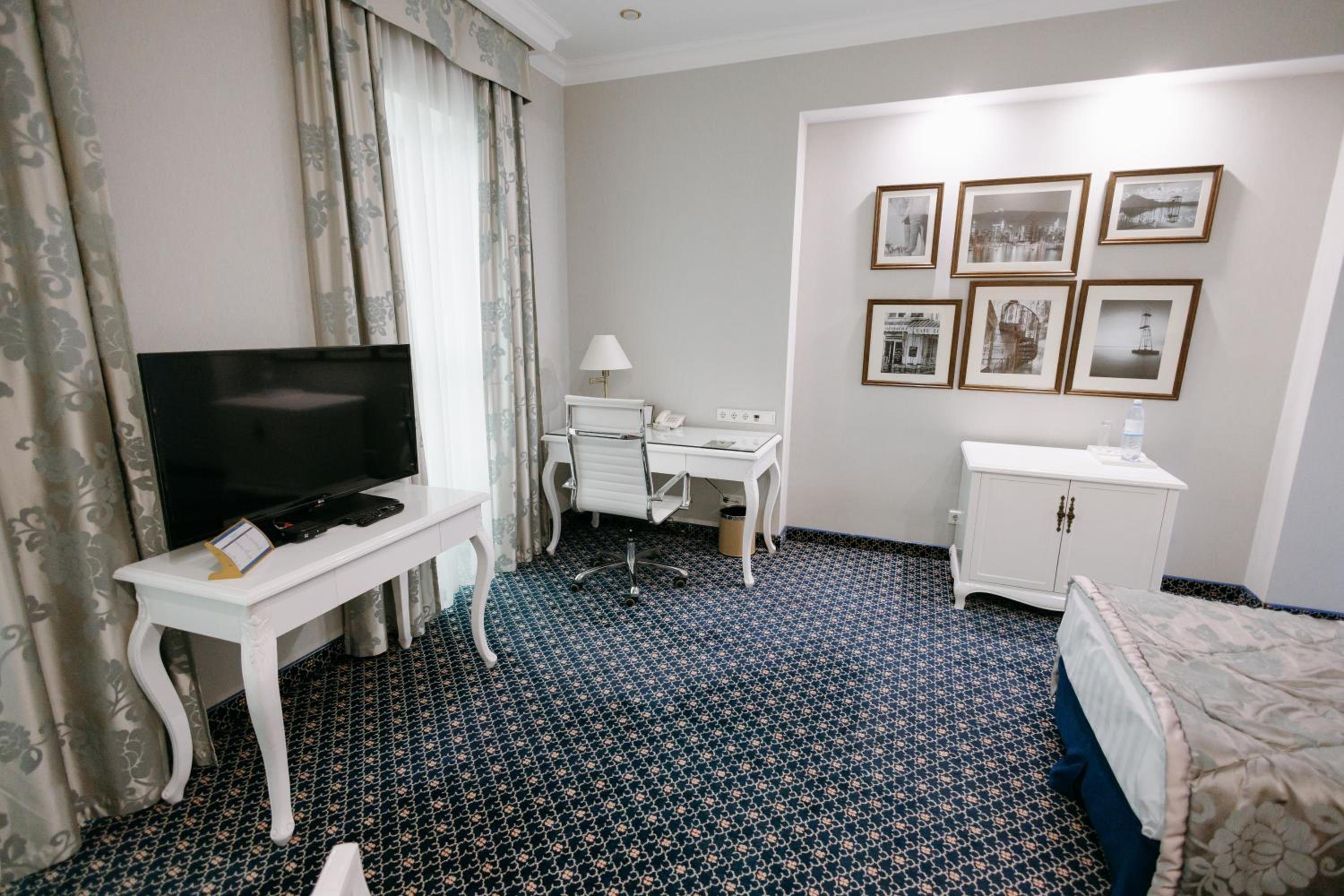 Standard Twin Room photo 2