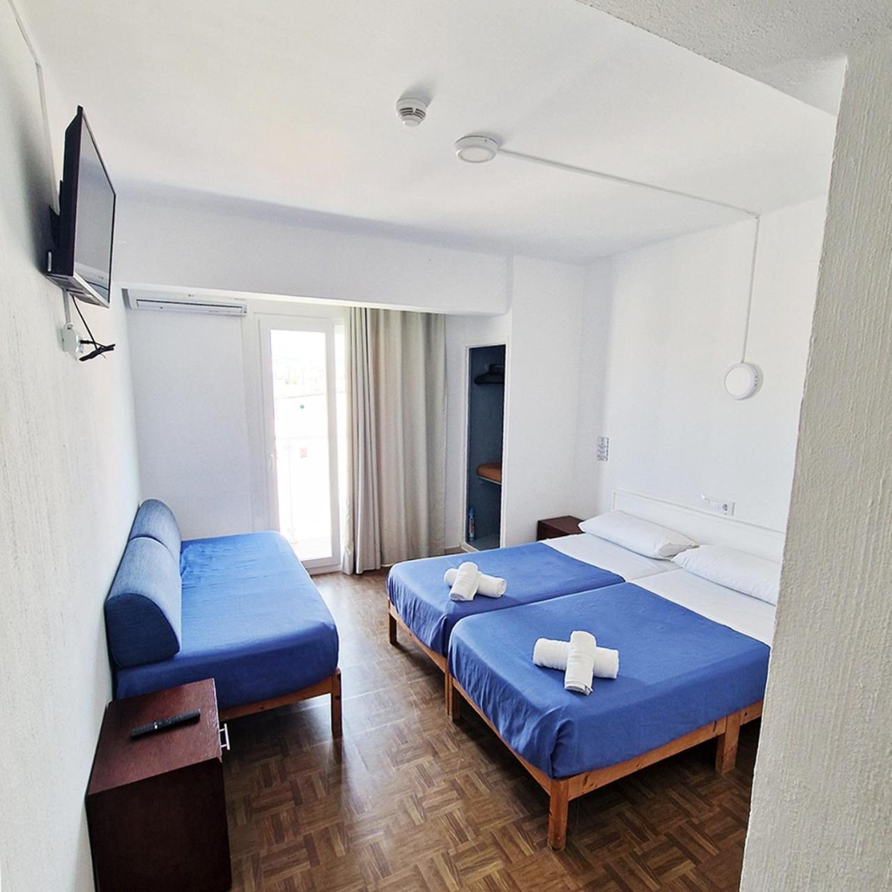 Deluxe Double Room with Extra Bed photo 2
