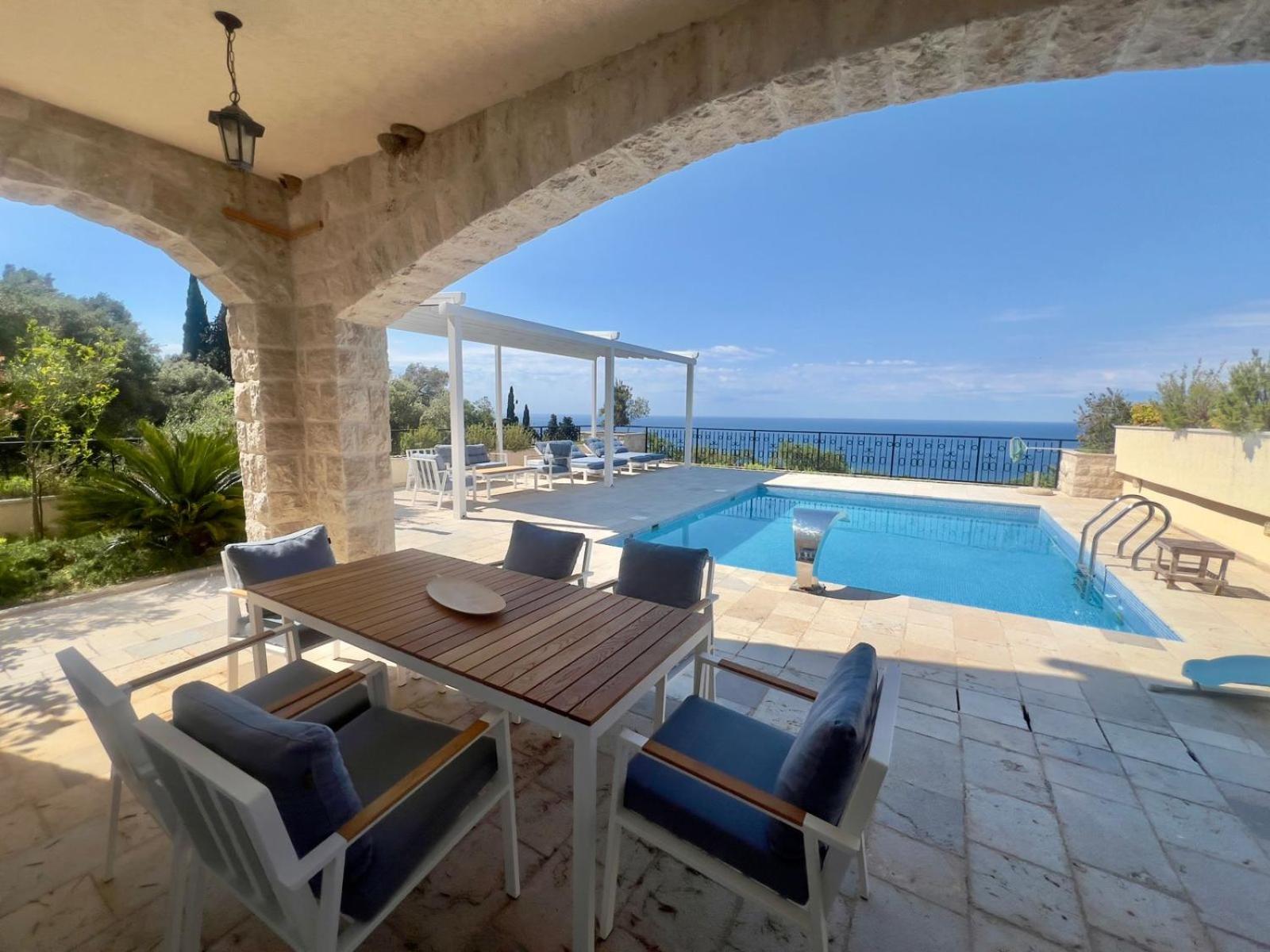 Deluxe Villa