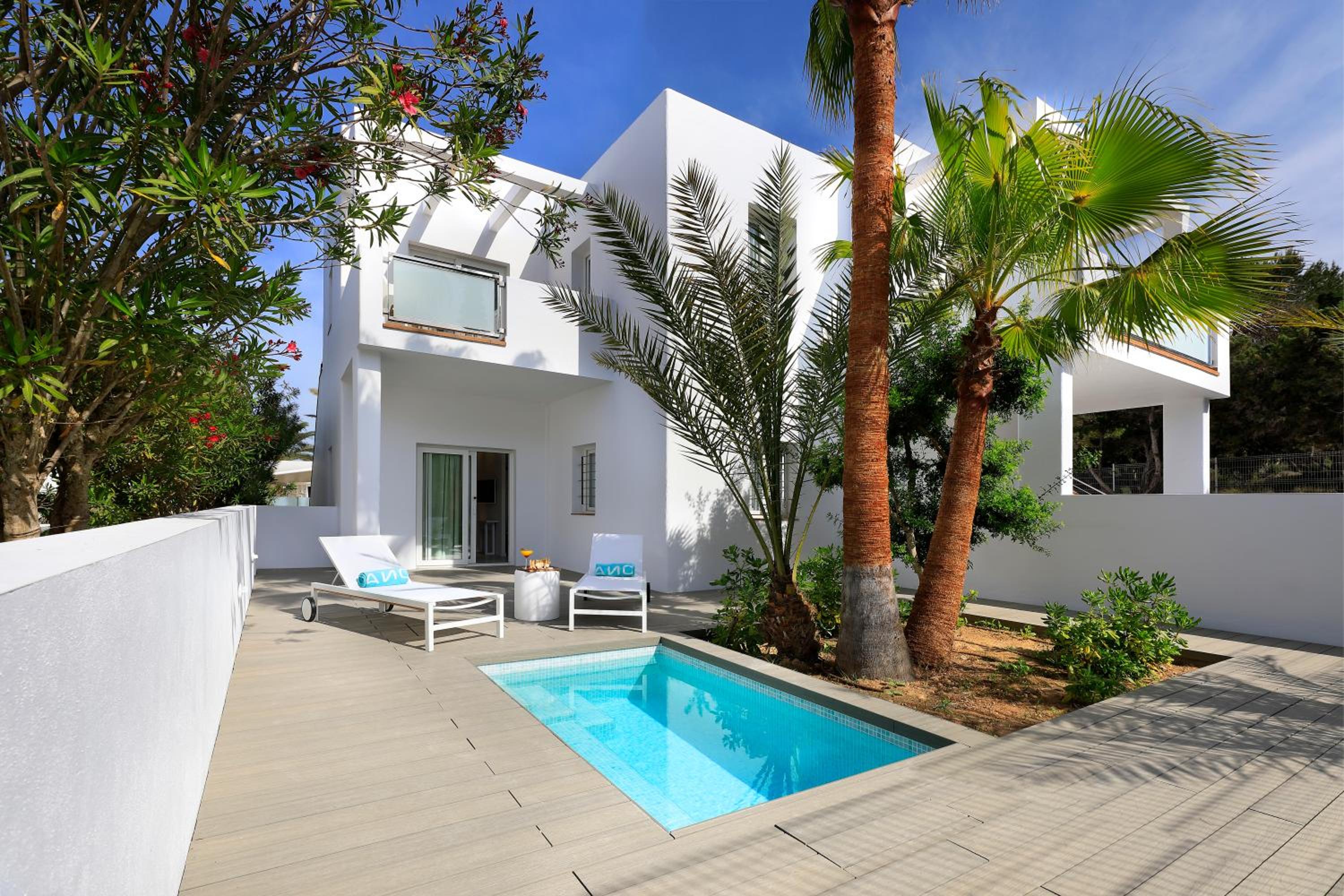 Suite with Private Pool