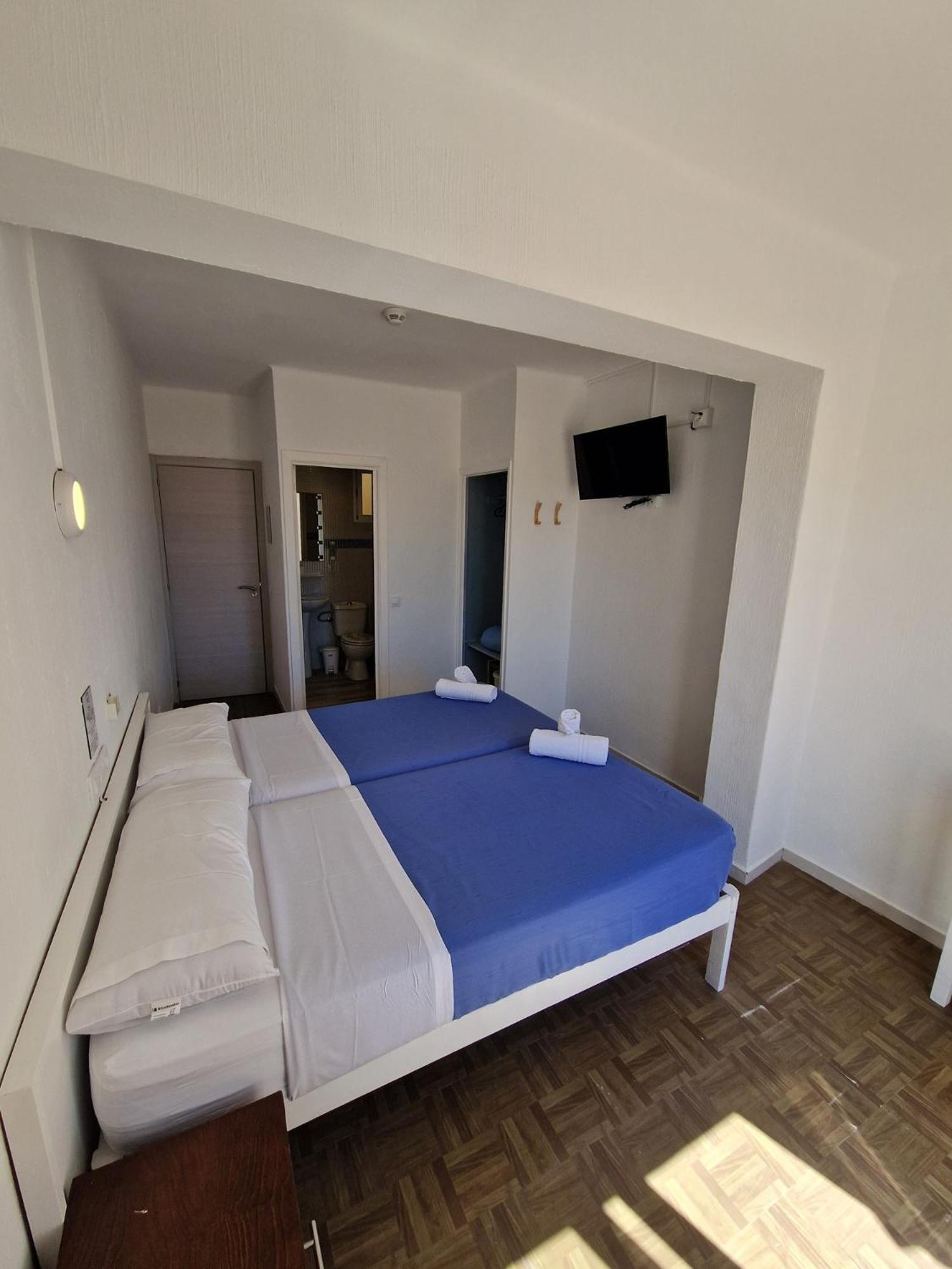 Deluxe Double Room with Balcony photo 2